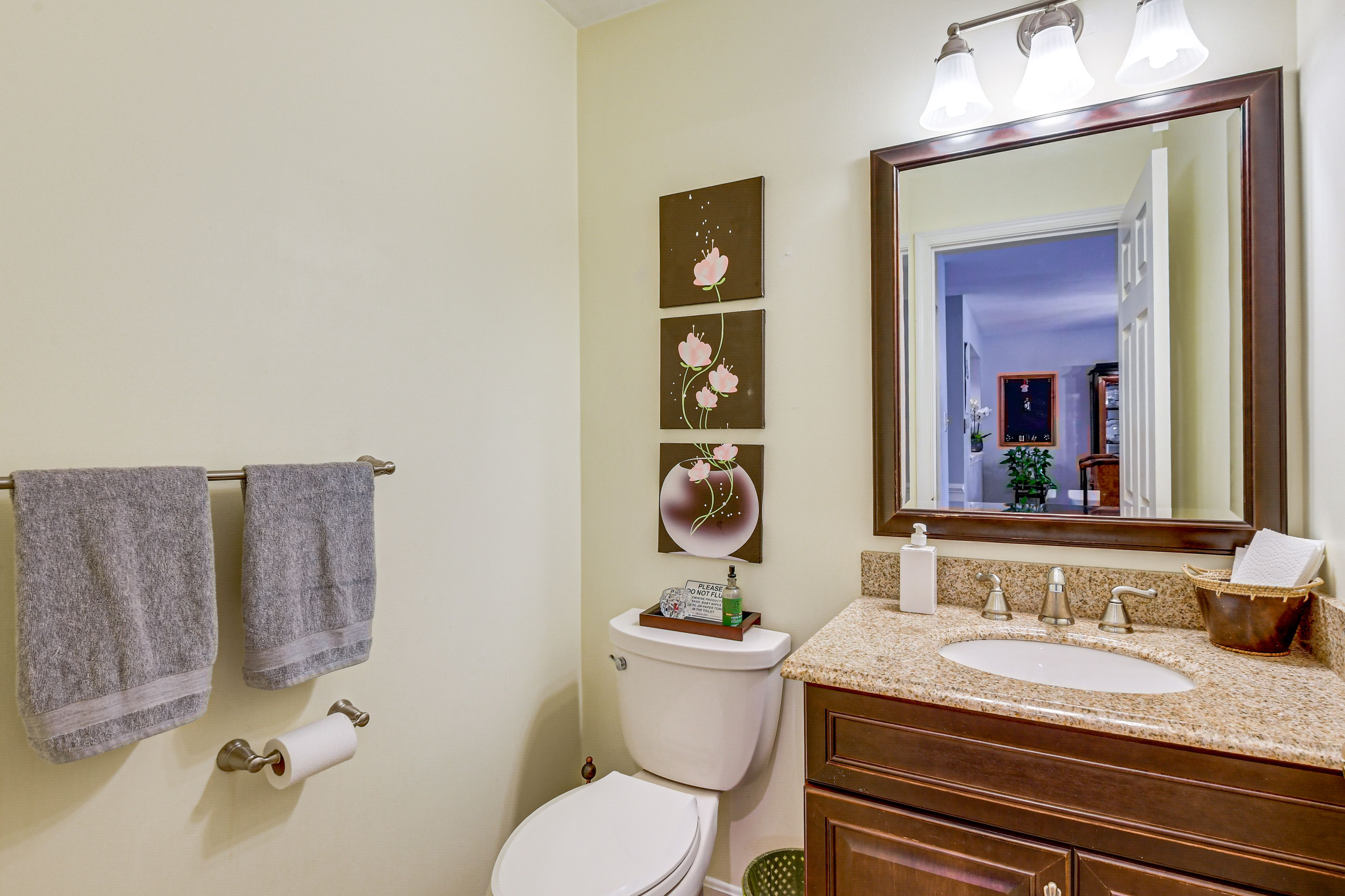 Half Bathroom | Main Floor