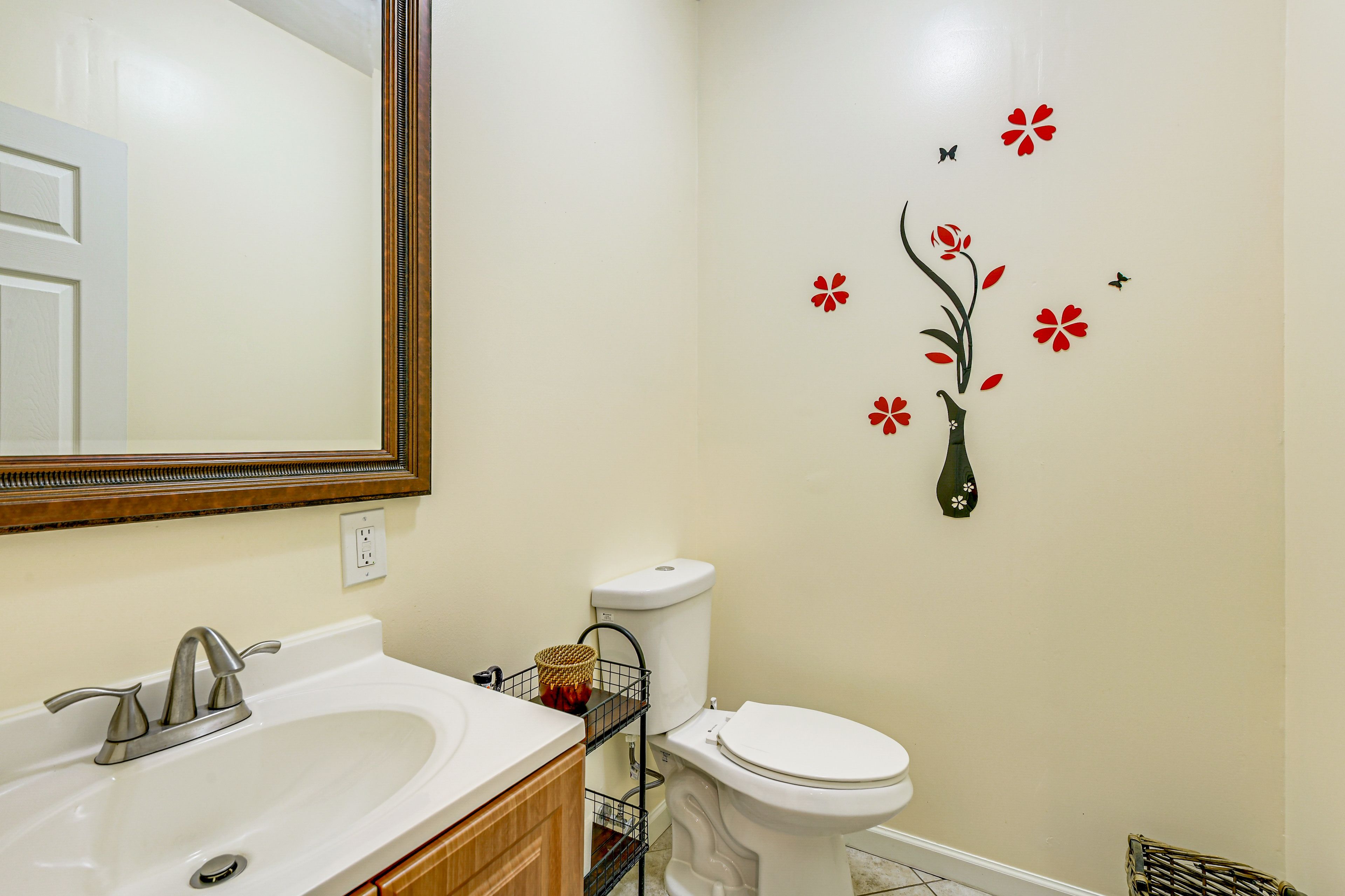 Half Bathroom | Lower Floor