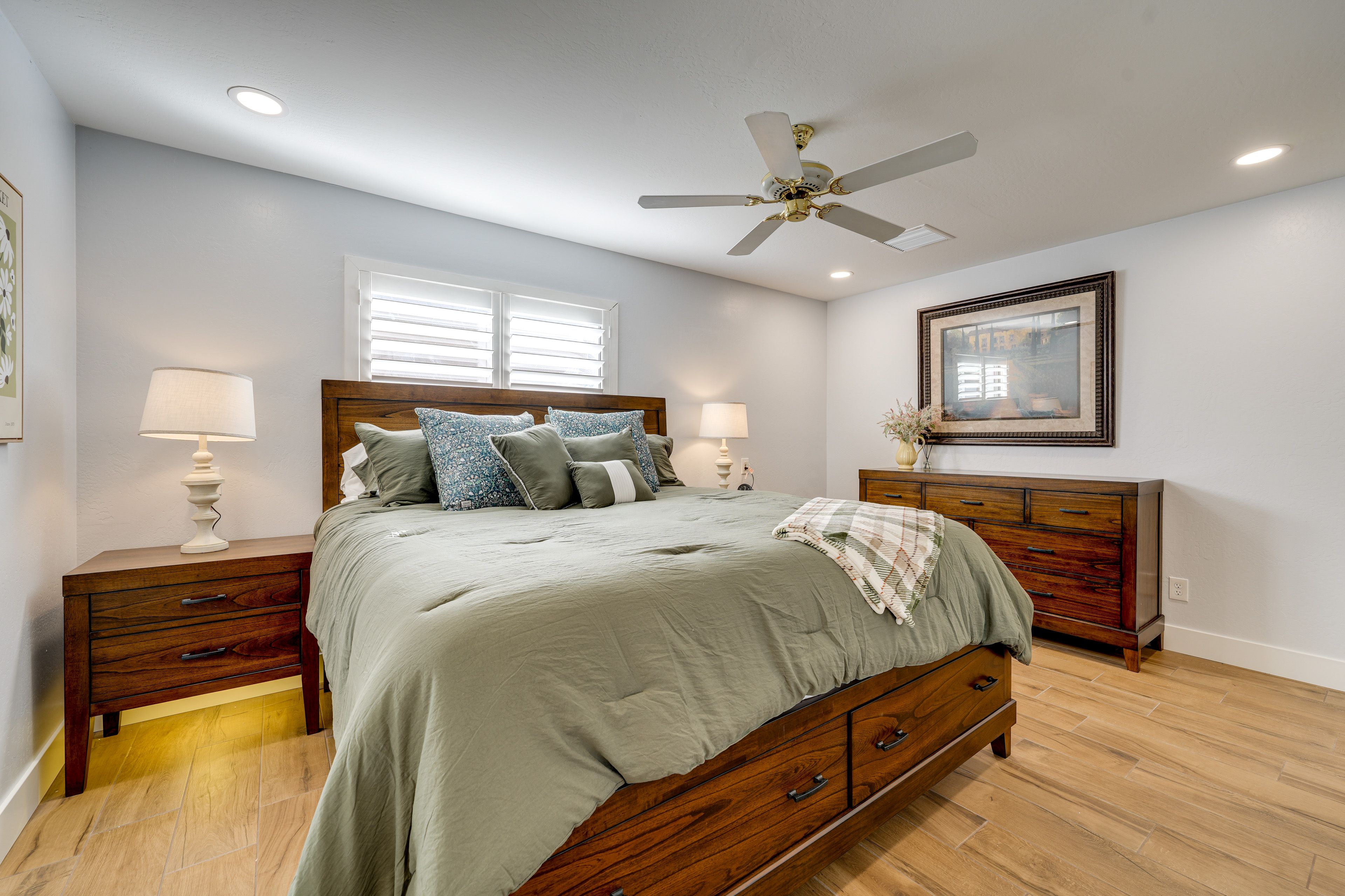 Bedroom 1 | King Bed | Smart TV