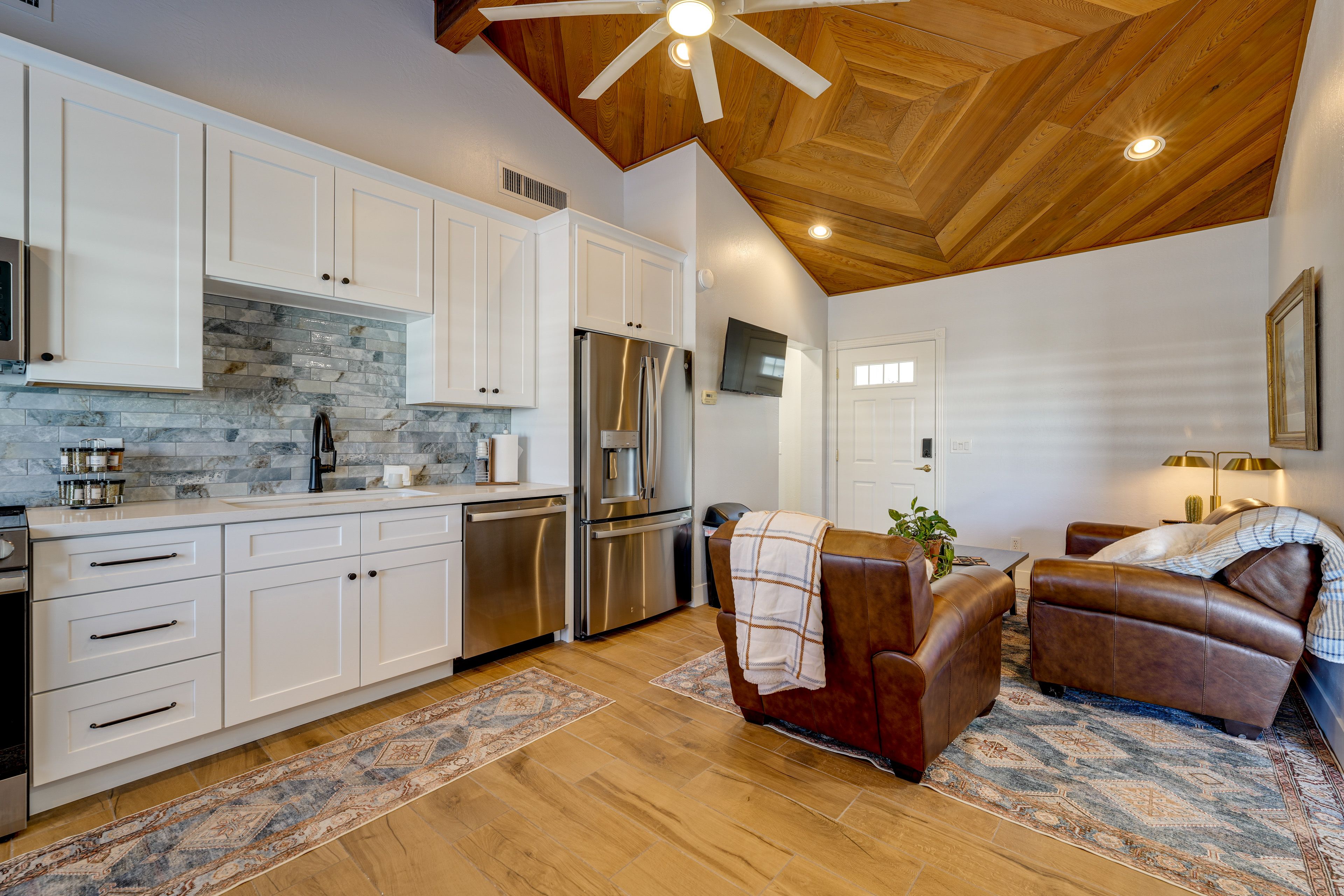 Kitchen | Stove/Oven | Microwave