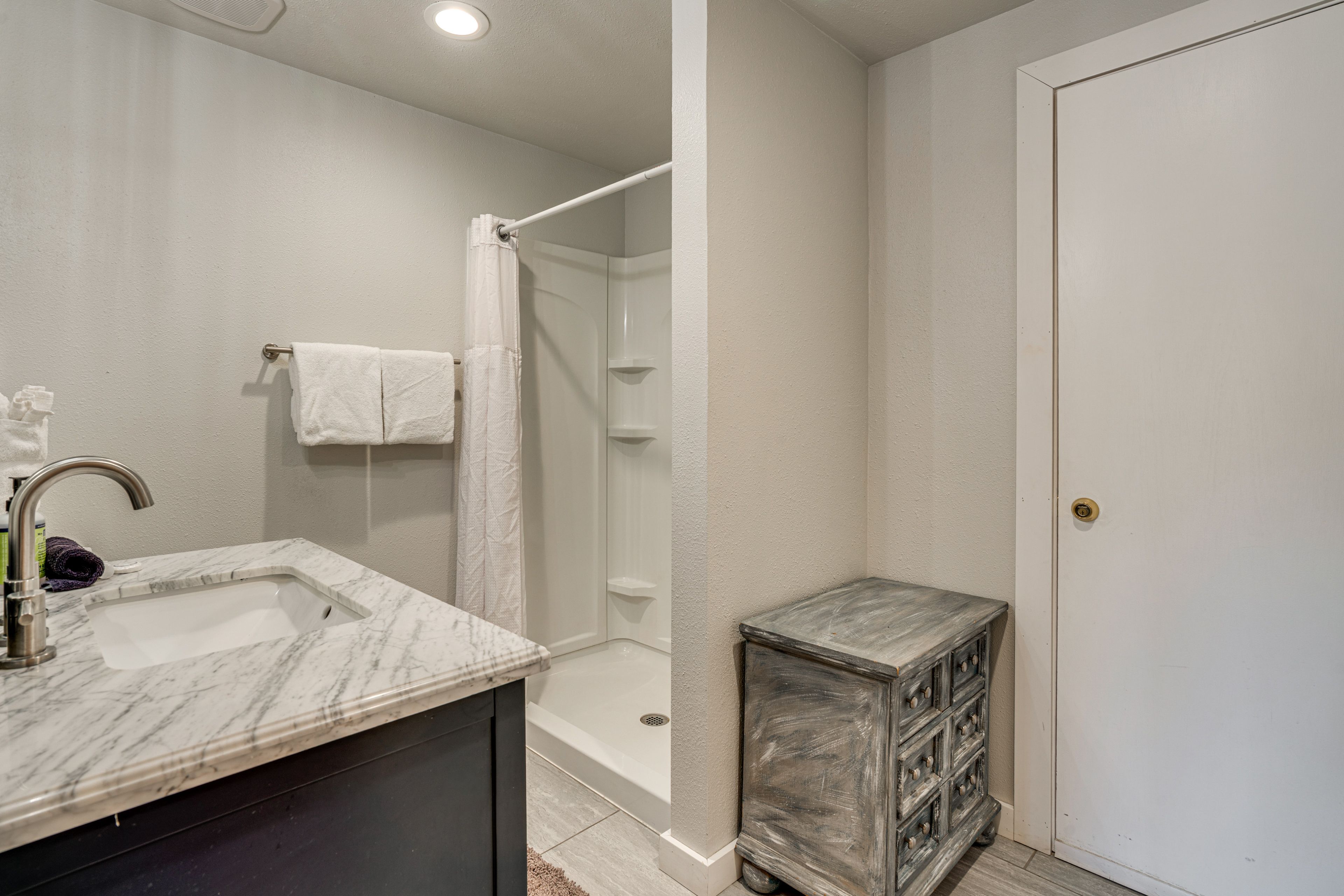 Full Bathroom | Lower Level