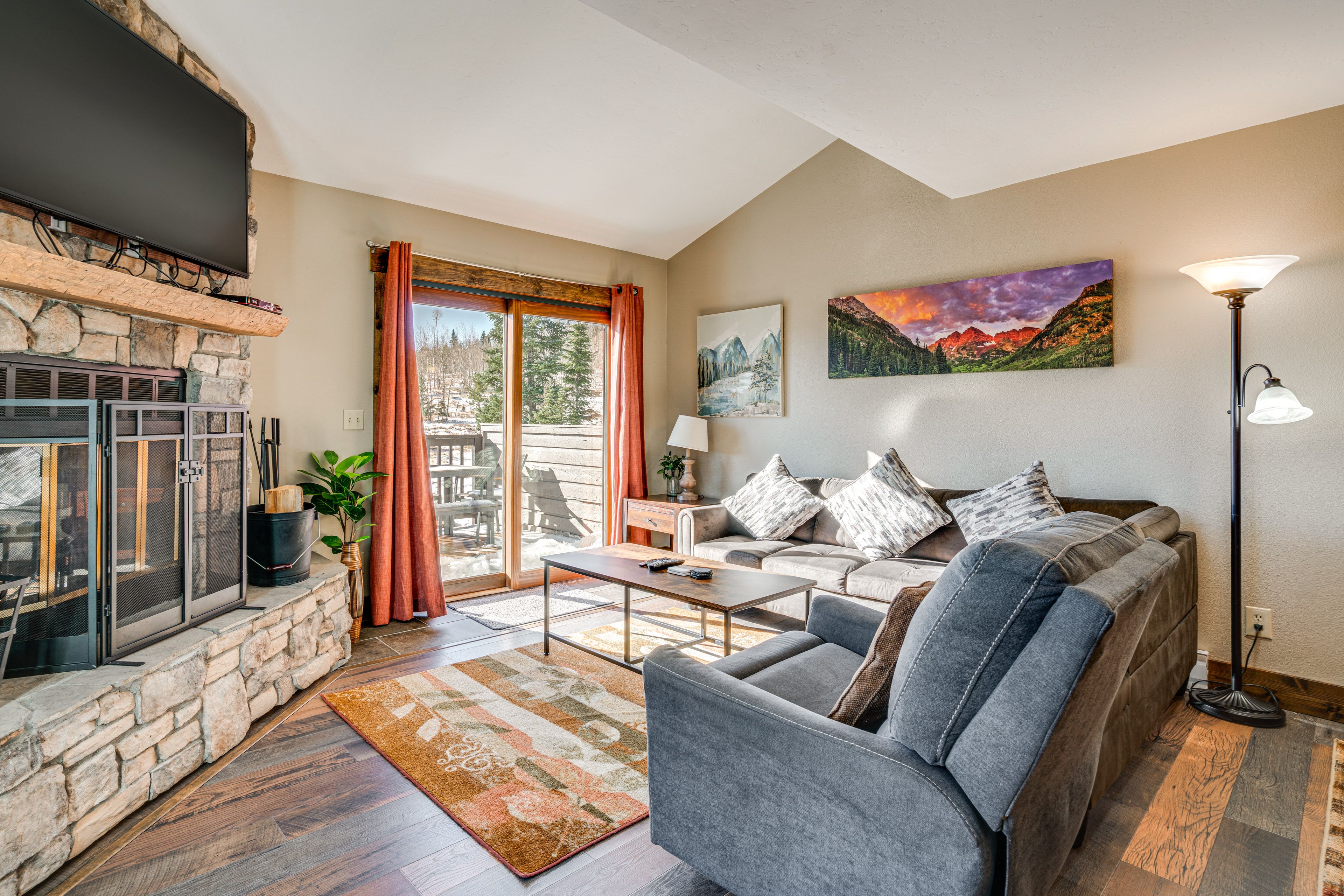 Silverthorne Vacation Rental | 3BR | 3BA | 2,200 Sq Ft | Steps to Enter