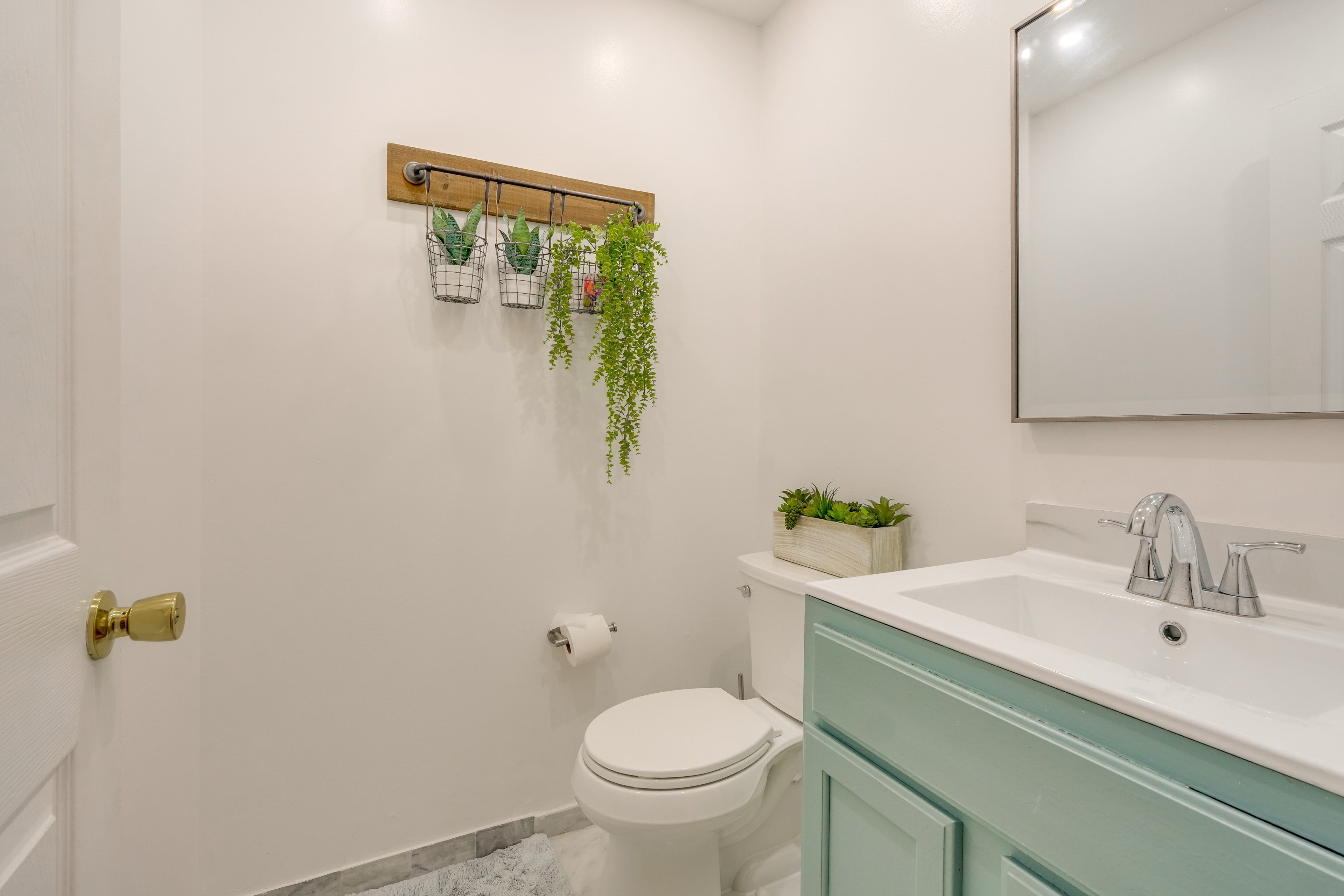 Half Bathroom | 1st Floor