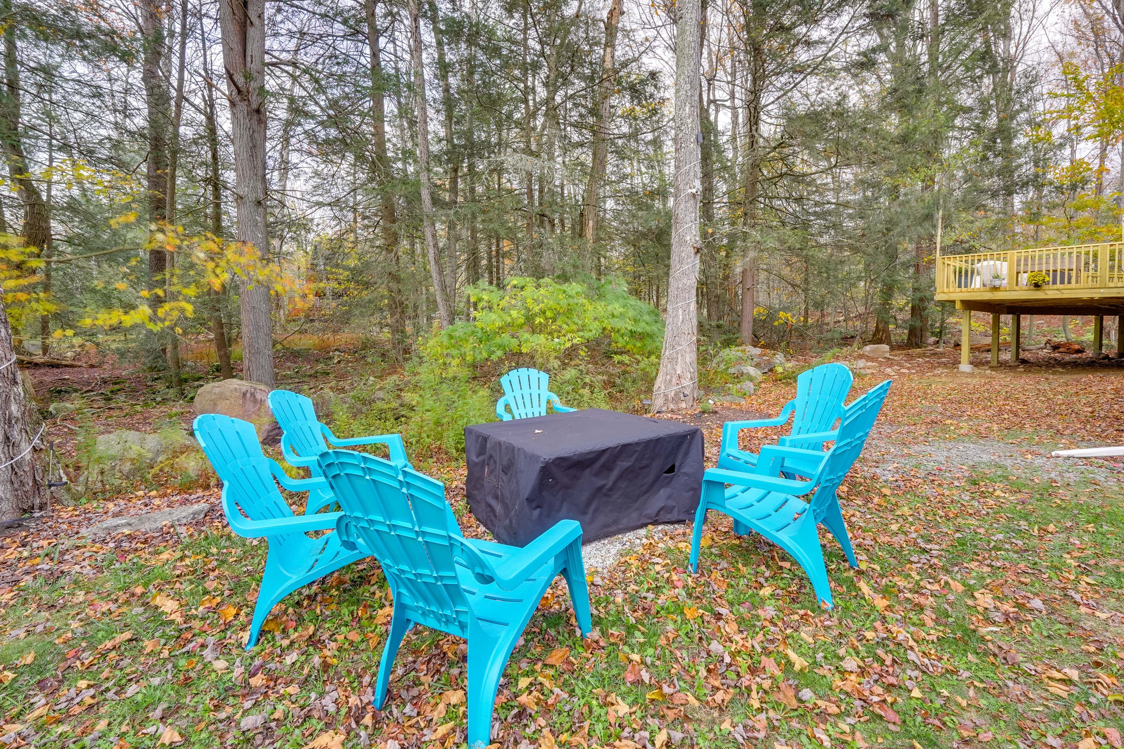 Fire Pit w/ Seating