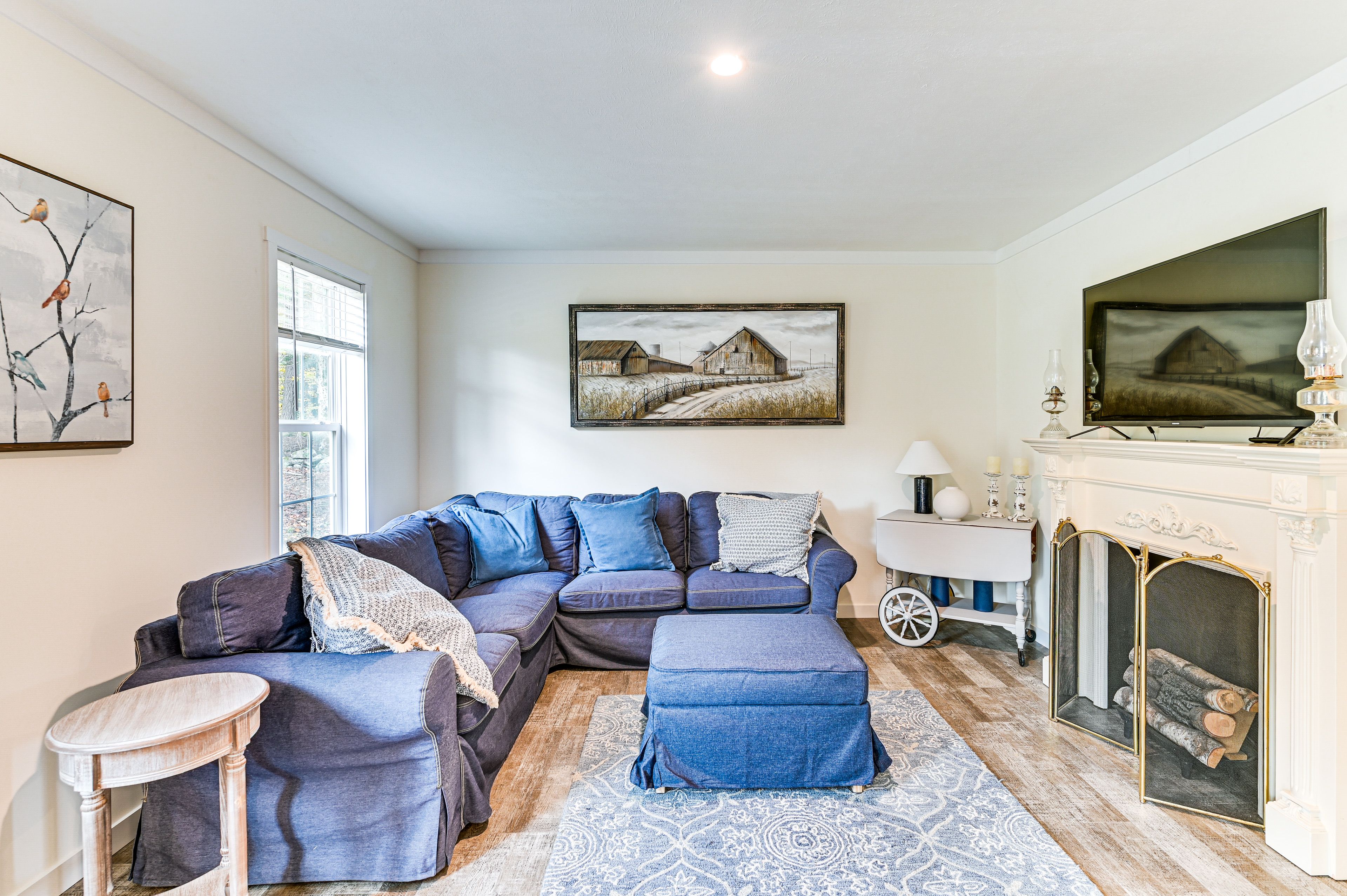 Family Room | Wood-Burning Fireplace | Flat-Screen TV | Central Heating & A/C