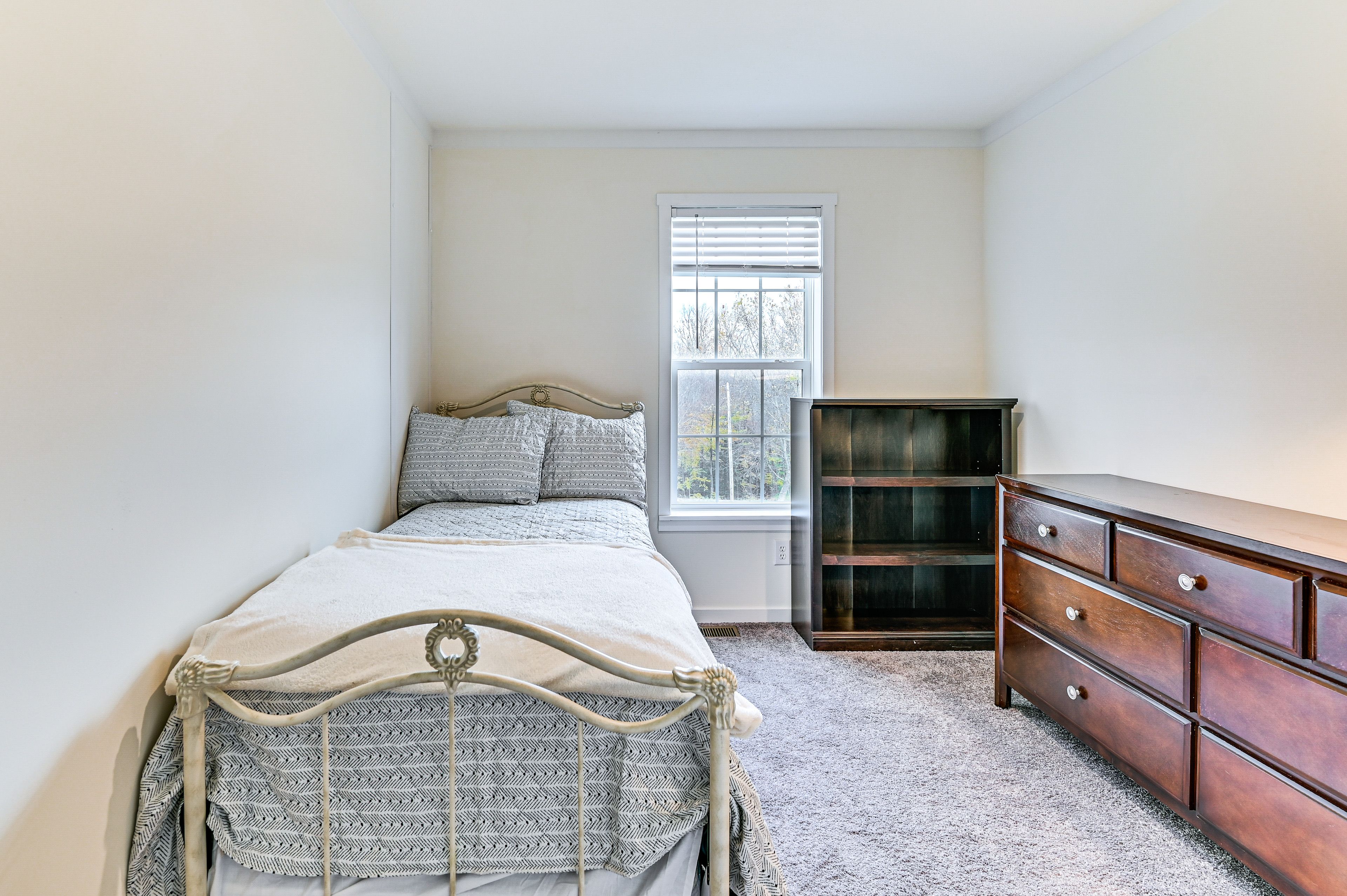 Bedroom 3 | Twin Bed w/ Twin Trundle