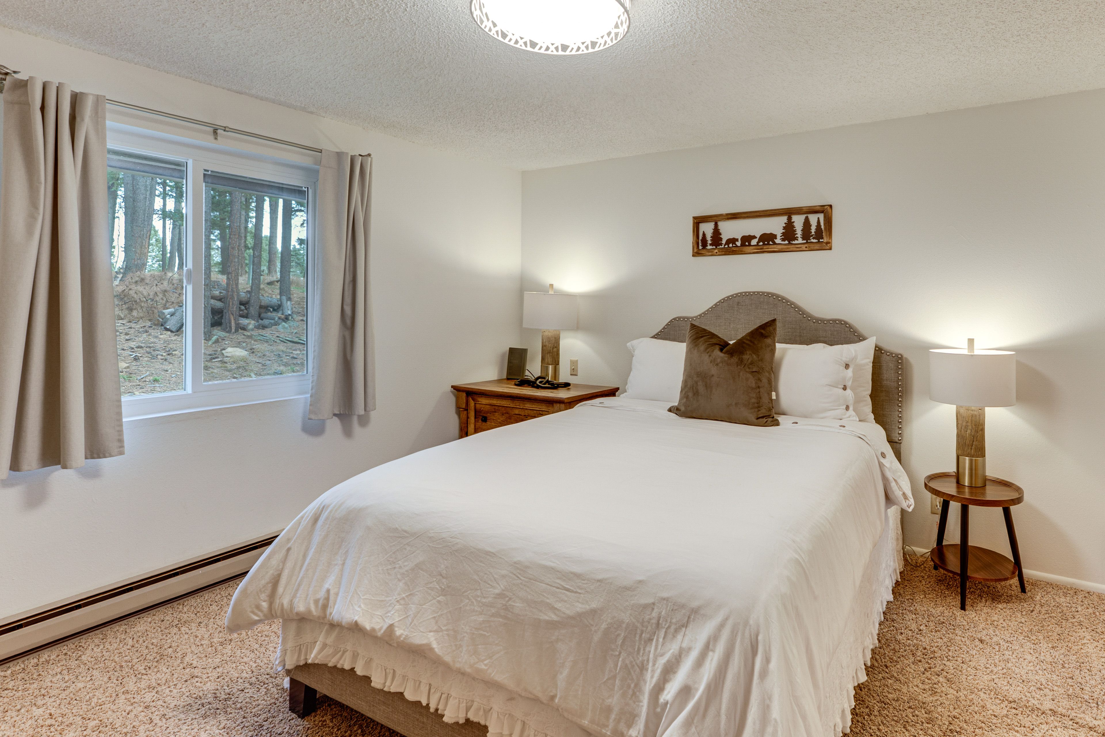 Bedroom 2 | Queen Bed