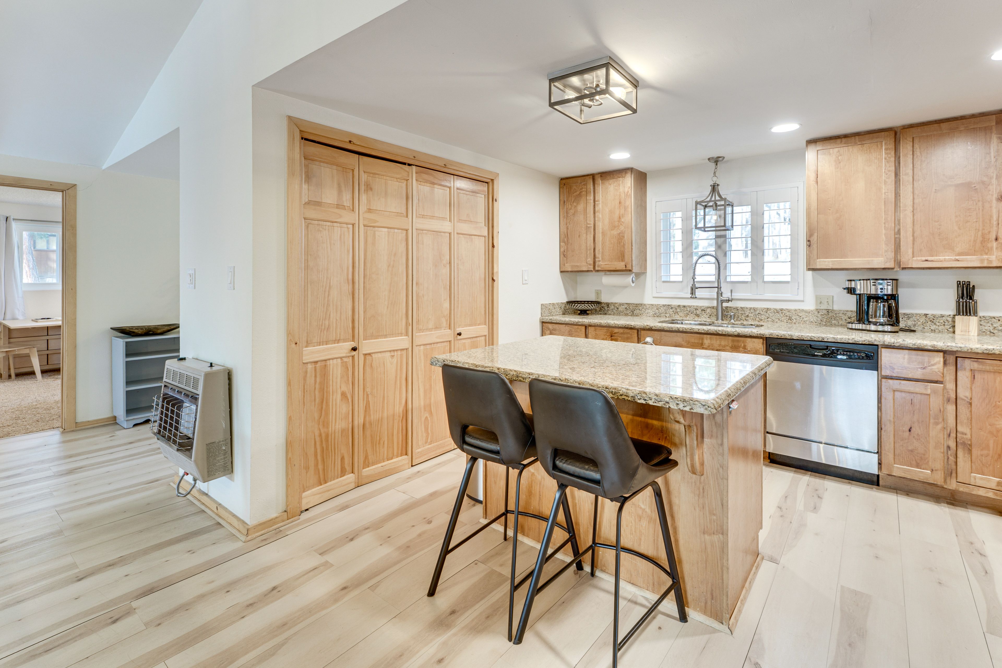 Kitchen | Coffee Maker | Washer/Dryer