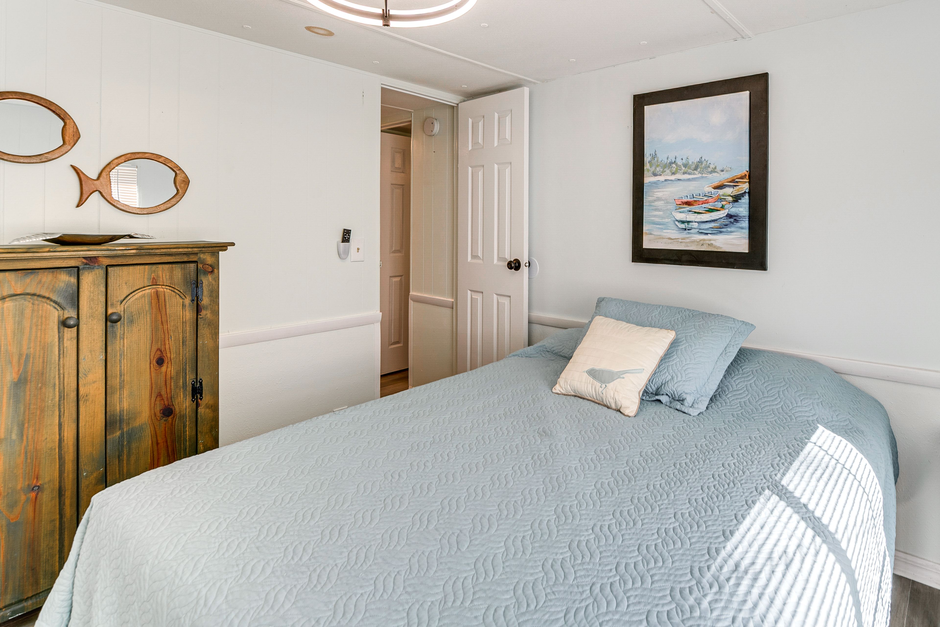 Bedroom 2 | Queen Bed