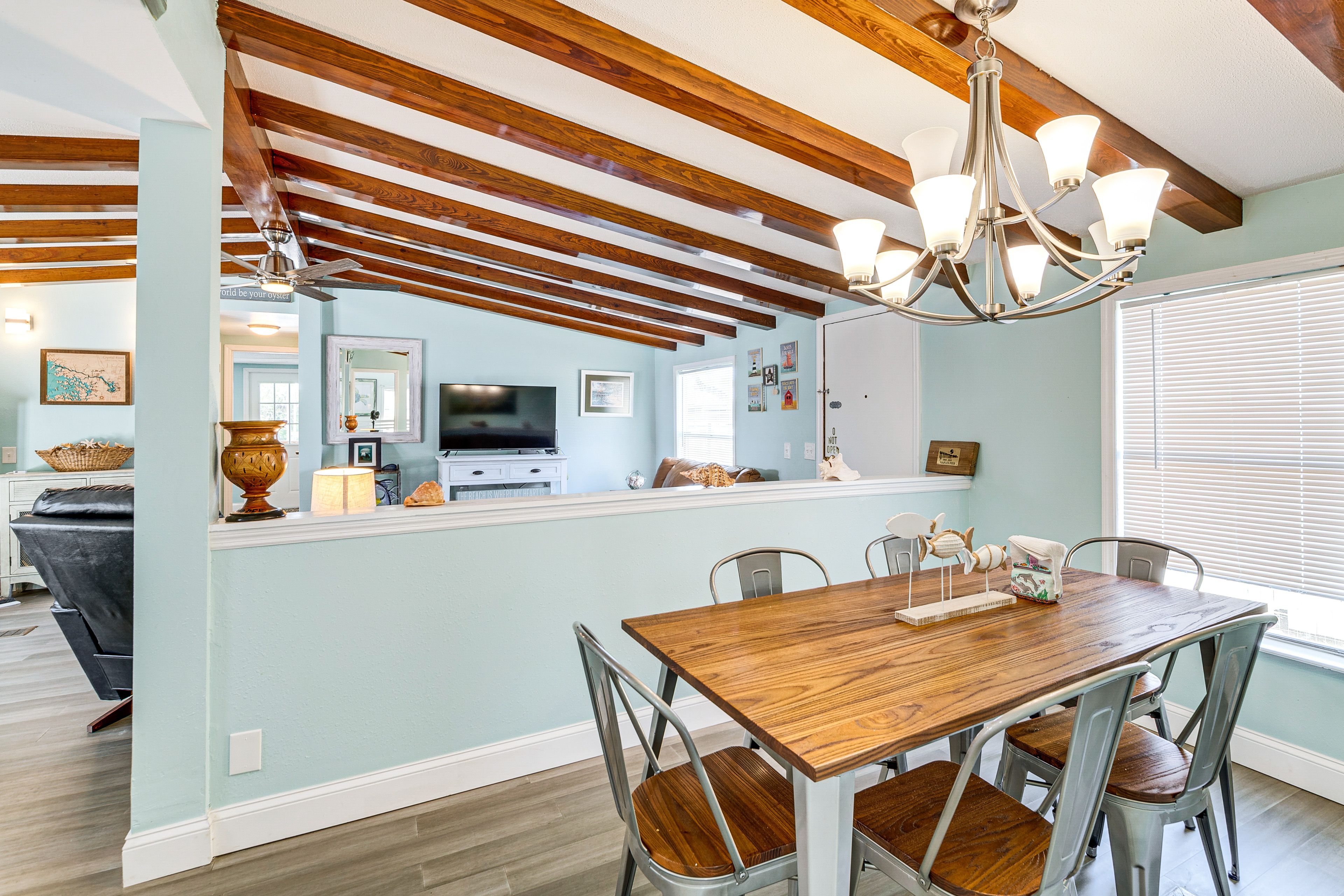 Dining Table | Dishware & Flatware