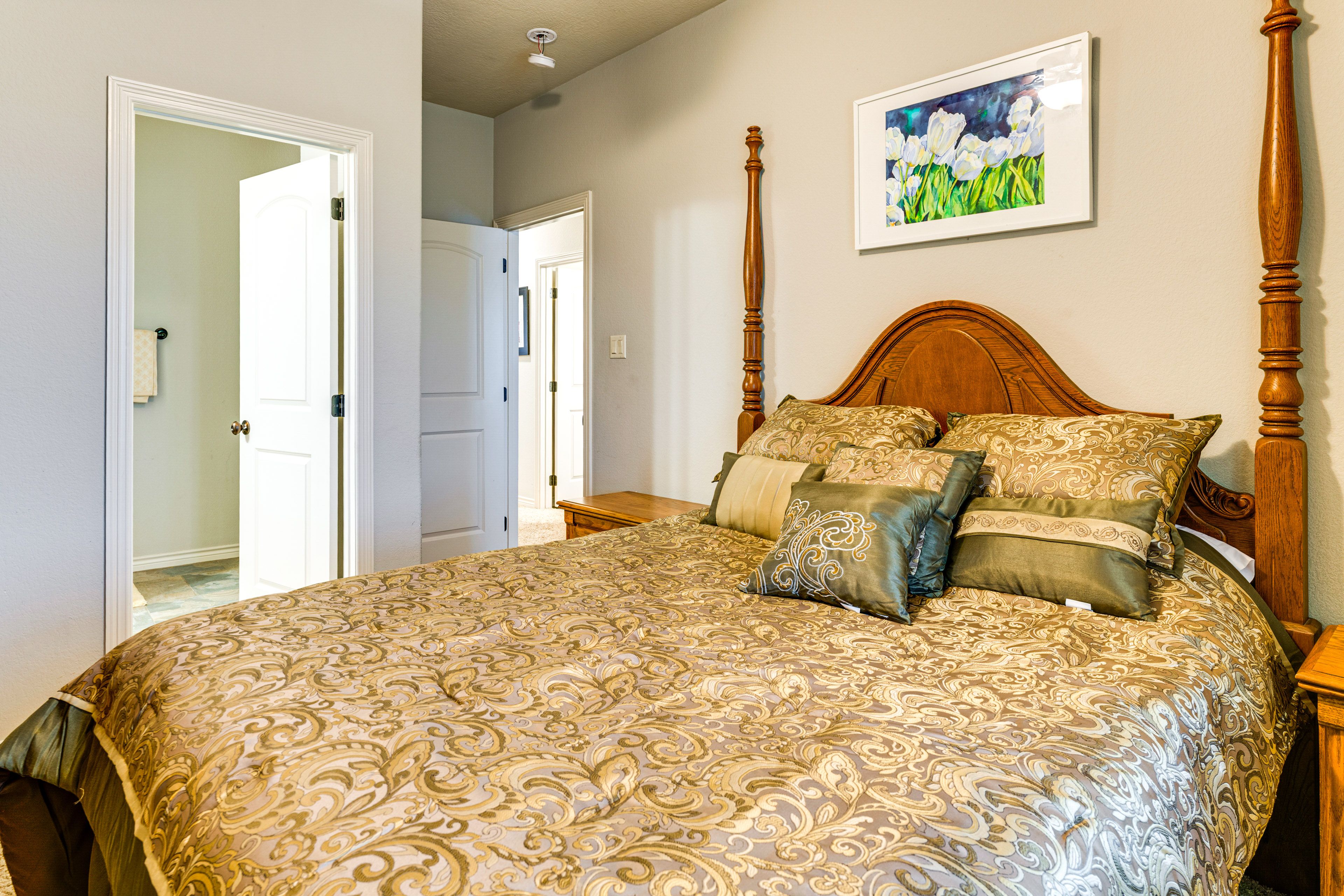 Bedroom 3 | Queen Bed | 2nd Floor