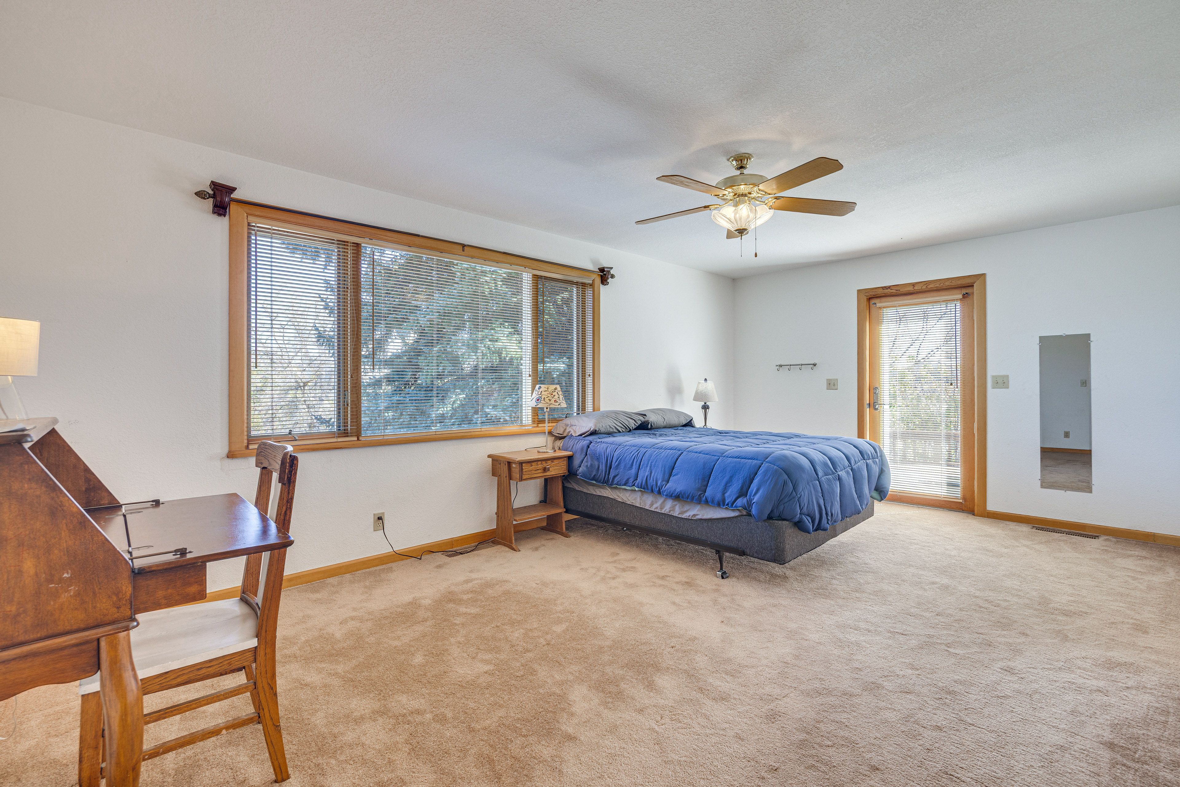 Bedroom 1 | Queen Bed | En-Suite Bathroom