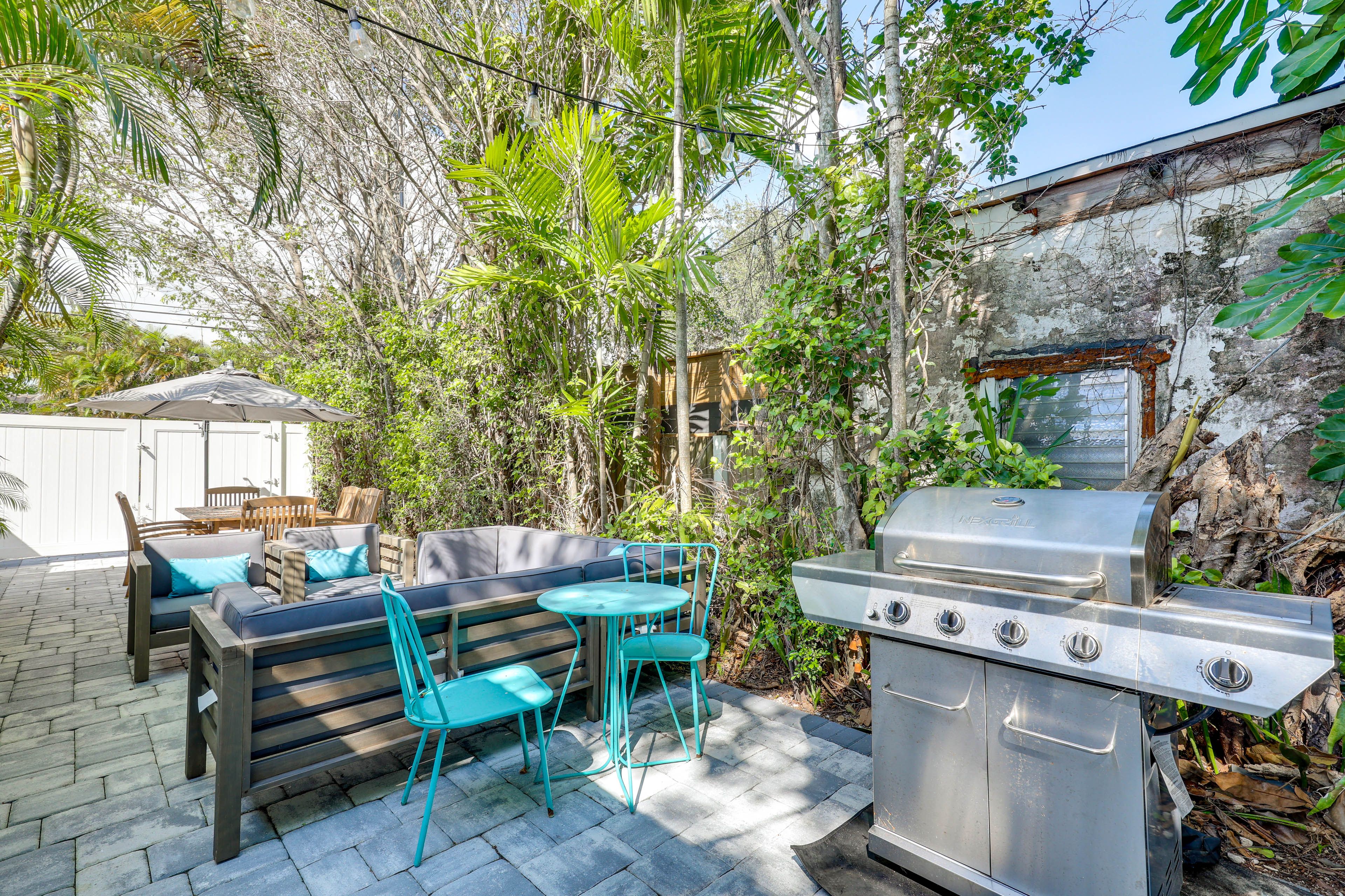 Shared Patio w/ Gas Grill