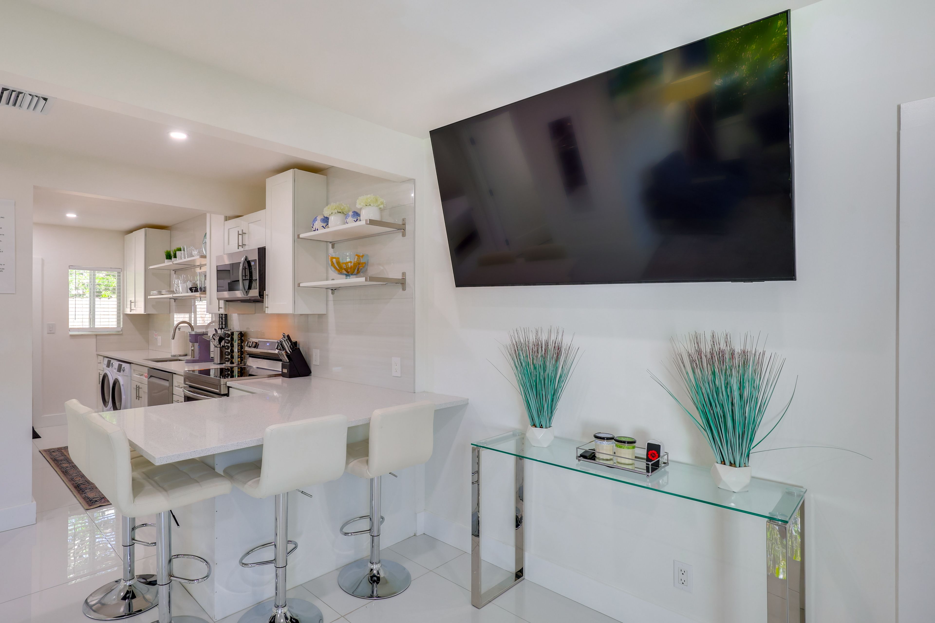 Interior | Free WiFi | Smart TV | Central A/C | Breakfast Bar