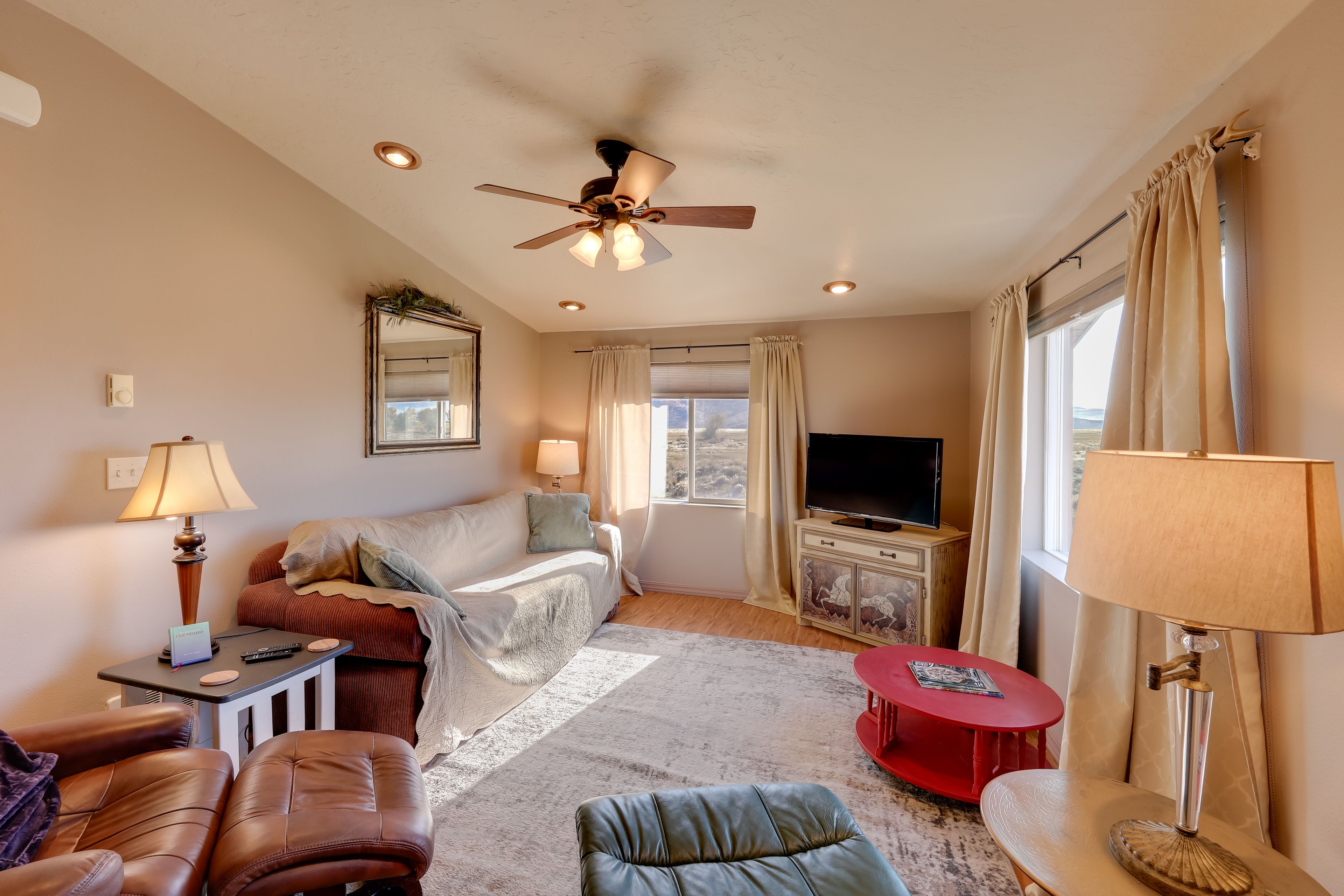 Living Room | Smart TV | Free WiFi