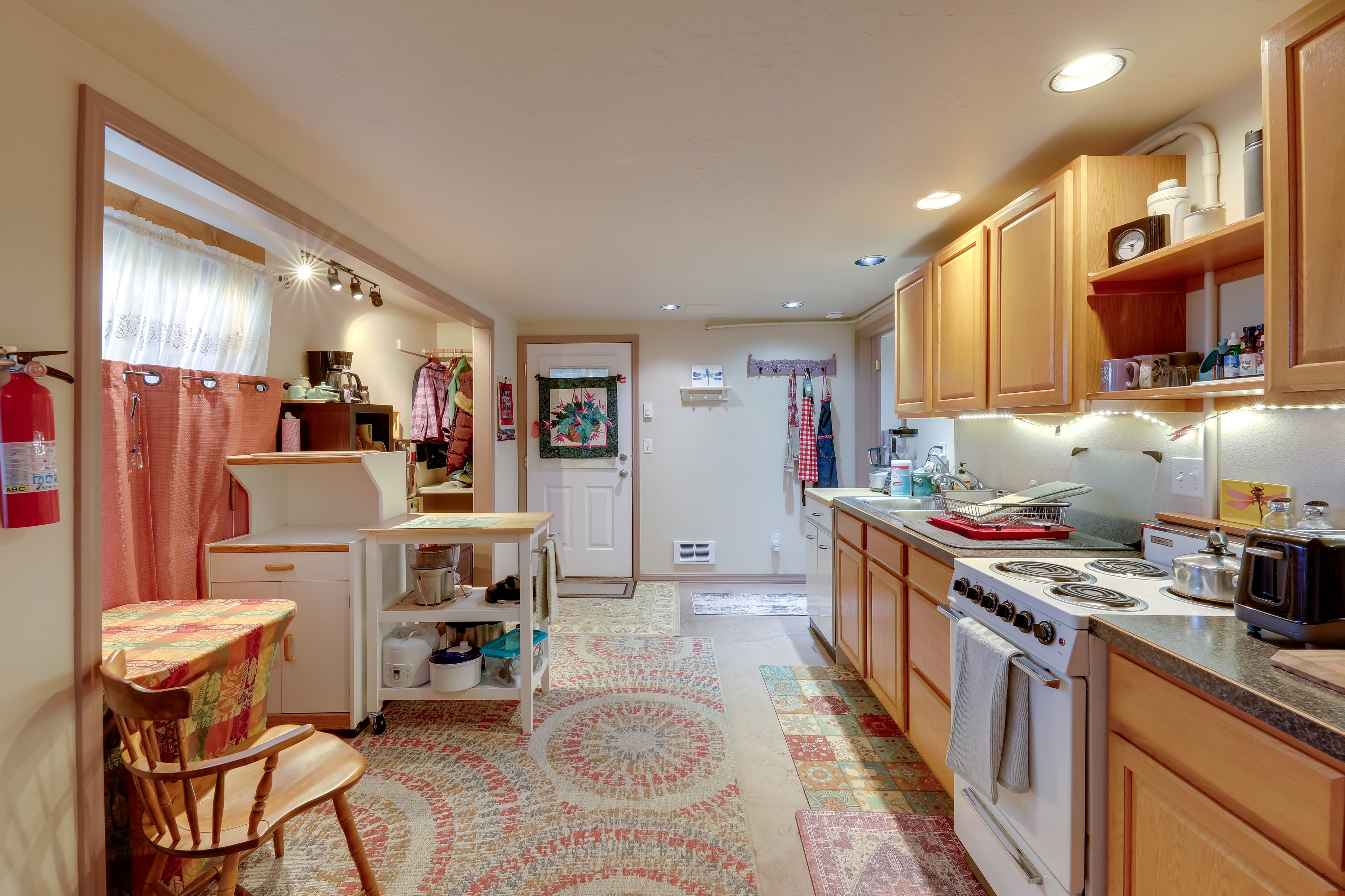 Kitchen | Drip Coffee Pot | French Press | Toaster | Blender