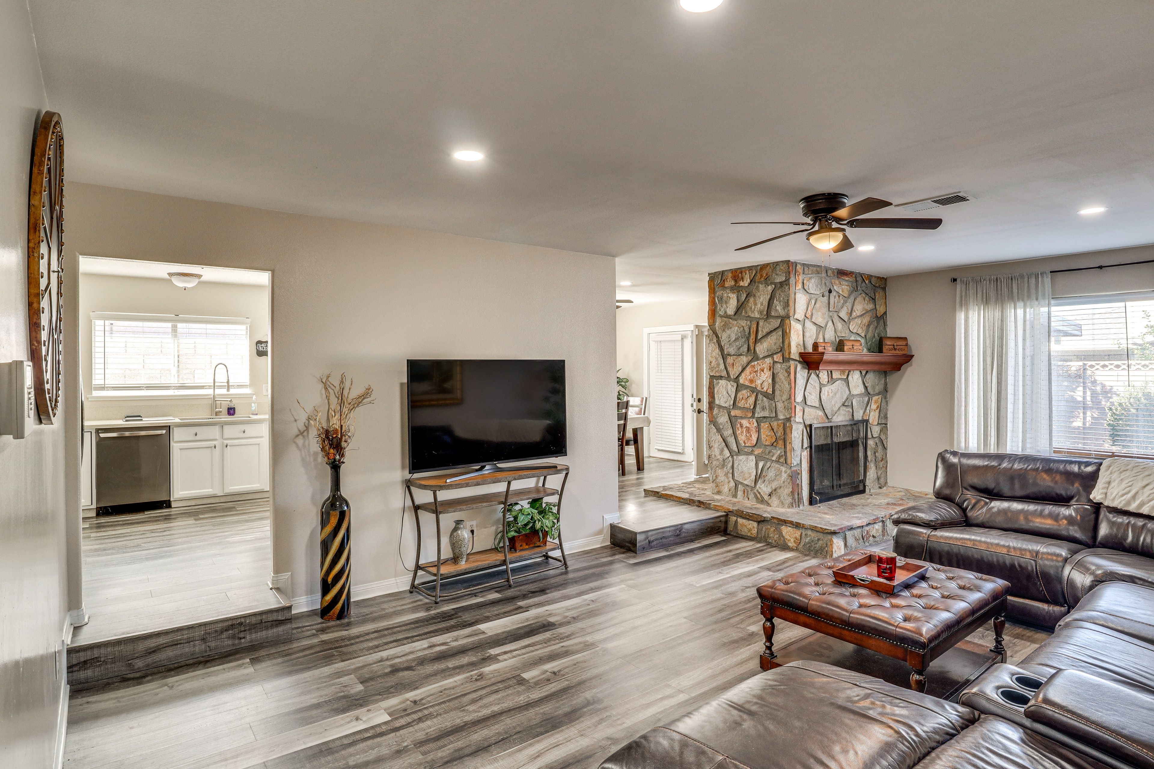 Las Vegas Vacation Rental | 4BR | 2BA | 2,100 Sq Ft | 2 Steps Required