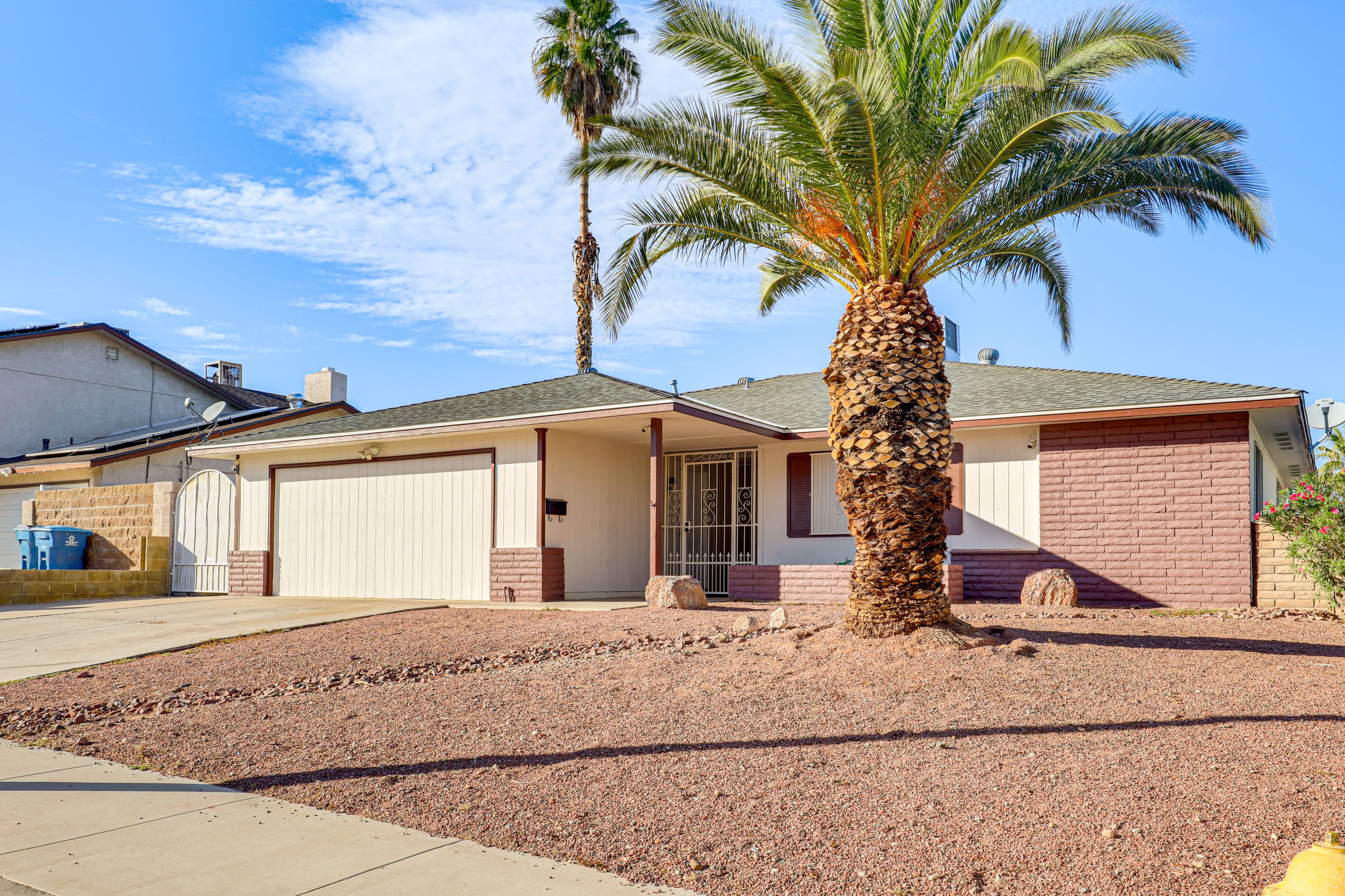 Parking | Driveway (3 Vehicles)