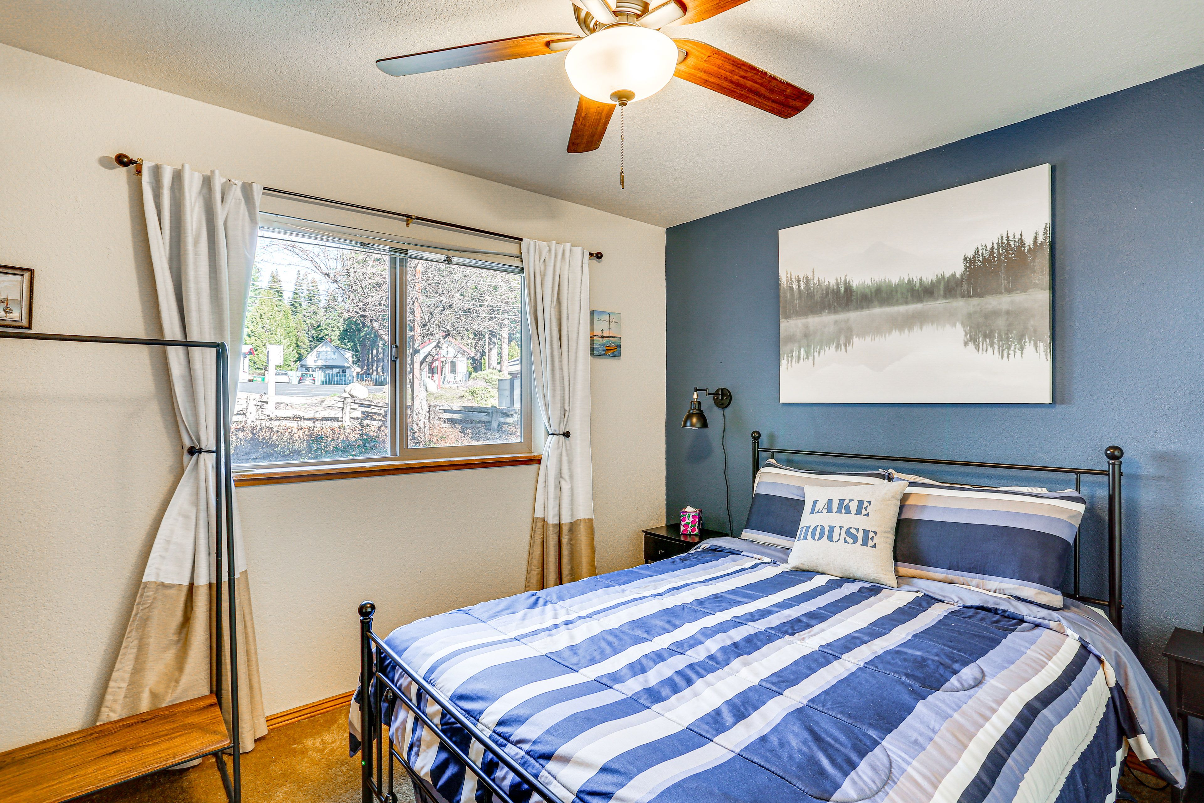 Bedroom 1 | Queen Bed | 1st Floor