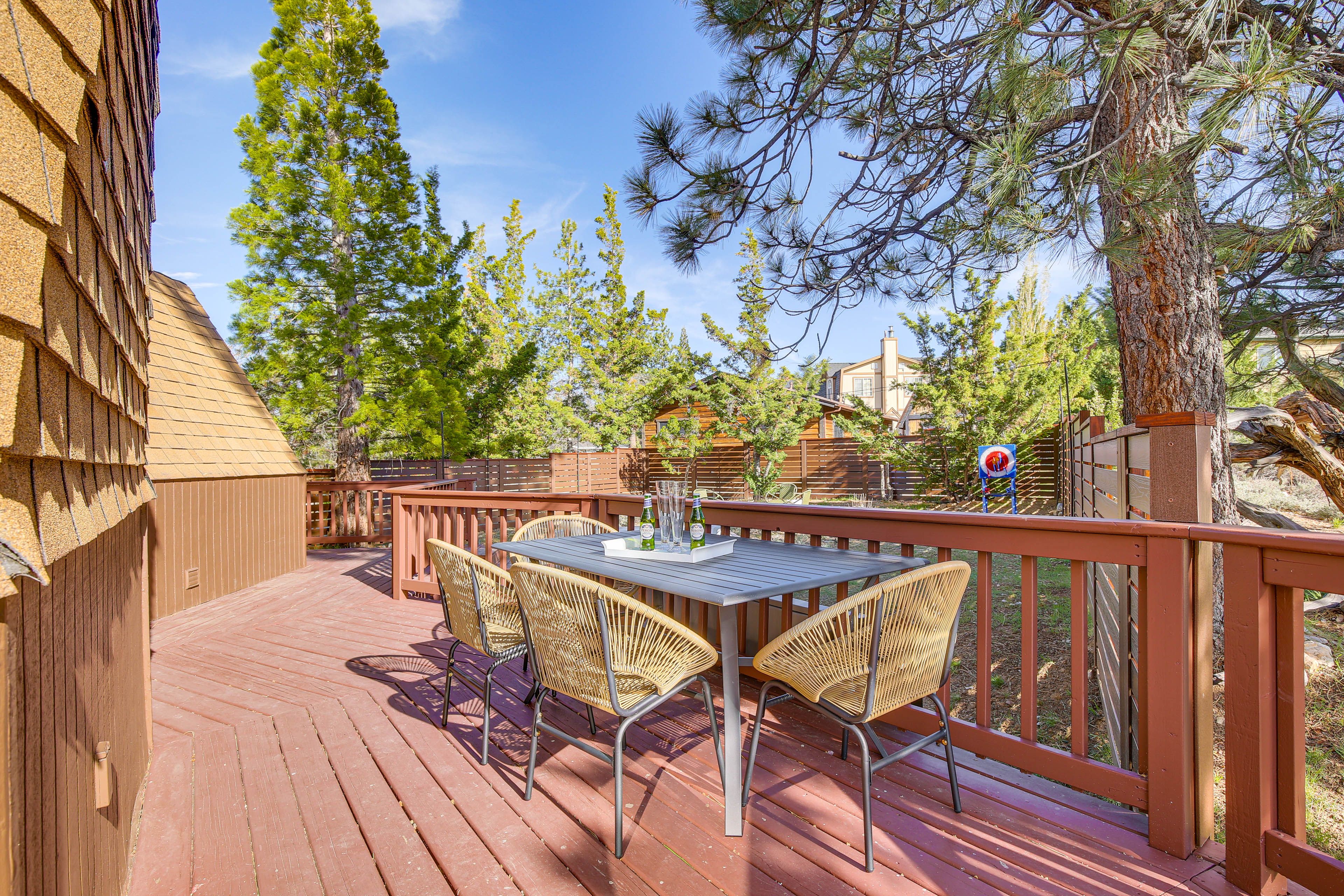 Wraparound Deck | Dining Table | Gas Grill