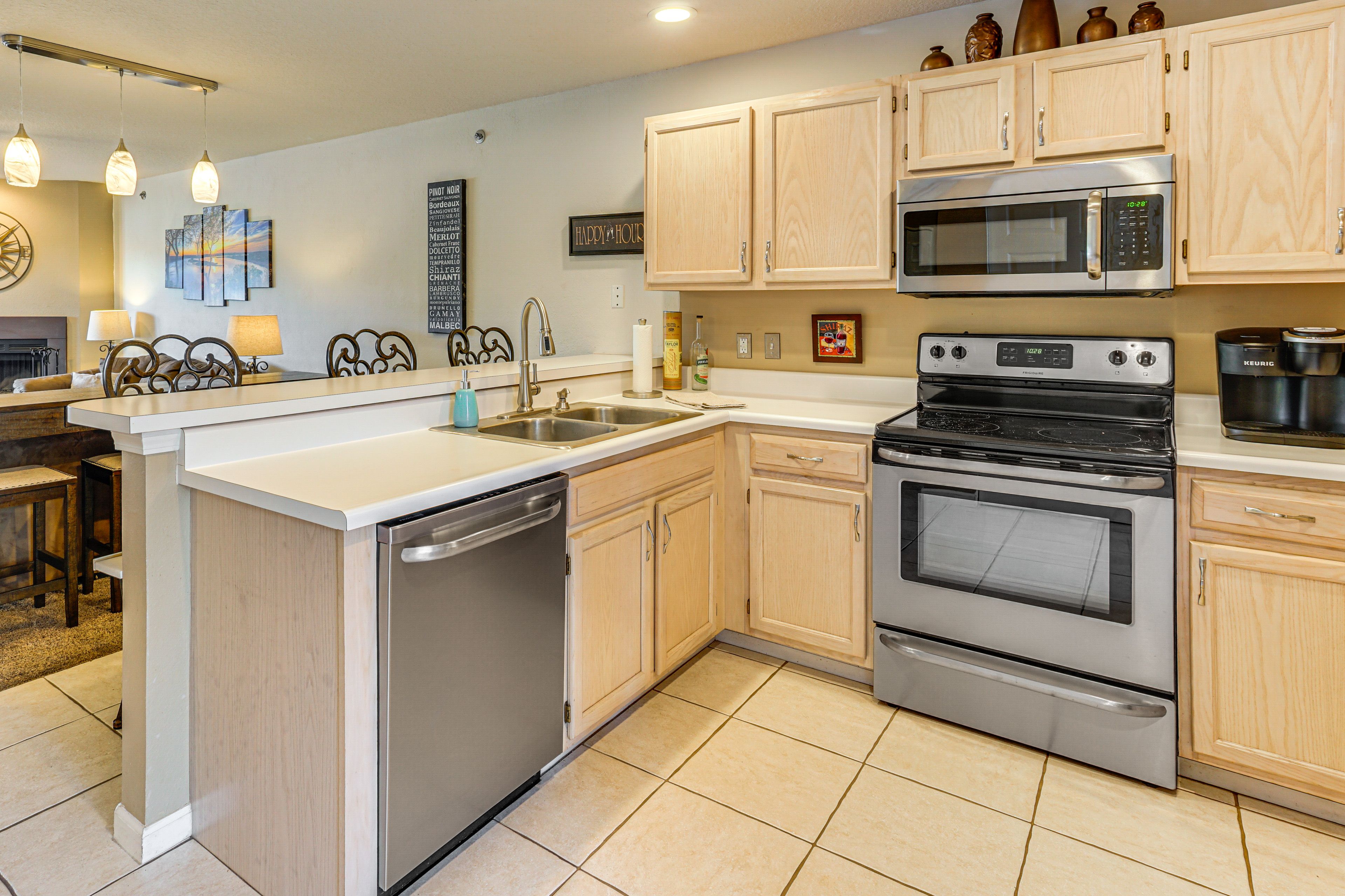 Kitchen | Keurig/Drip Coffee Maker | Blender | Toaster | Cooking Basics