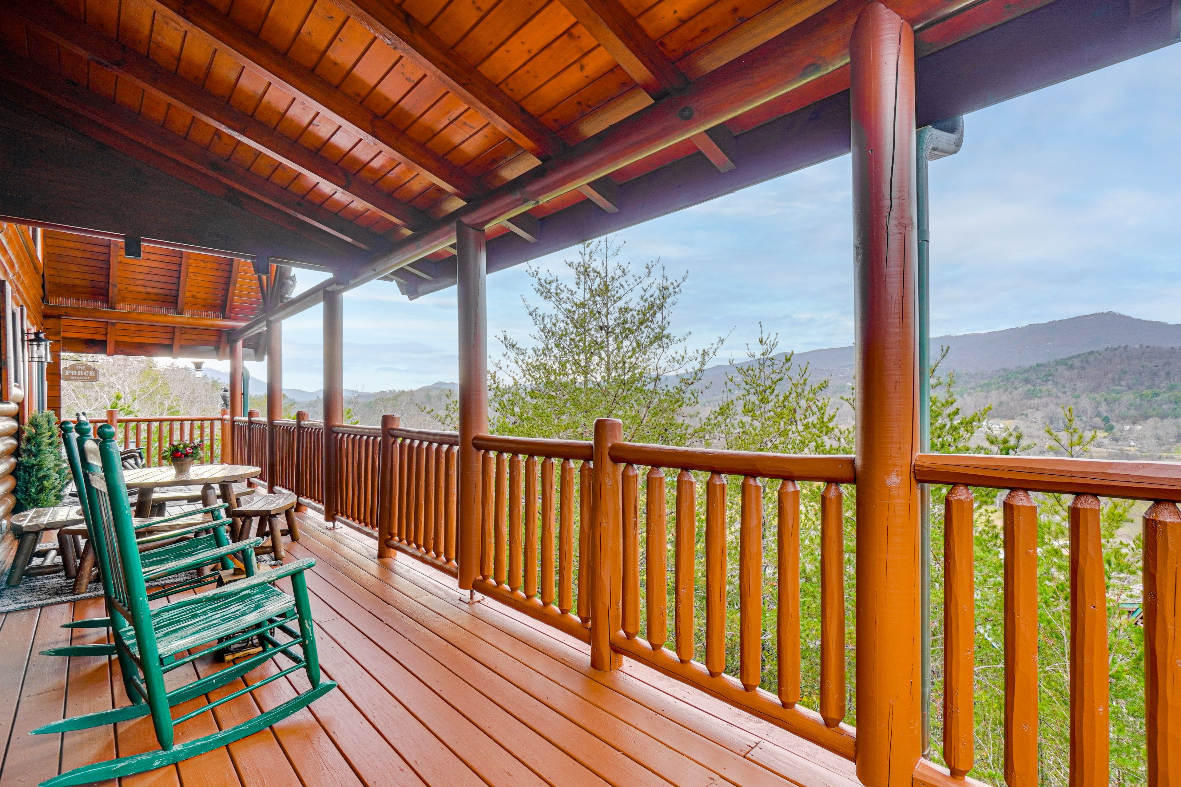 Pigeon Forge Vacation Rental | 3BR | 2BA | Stairs Required | 1,559 Sq Ft