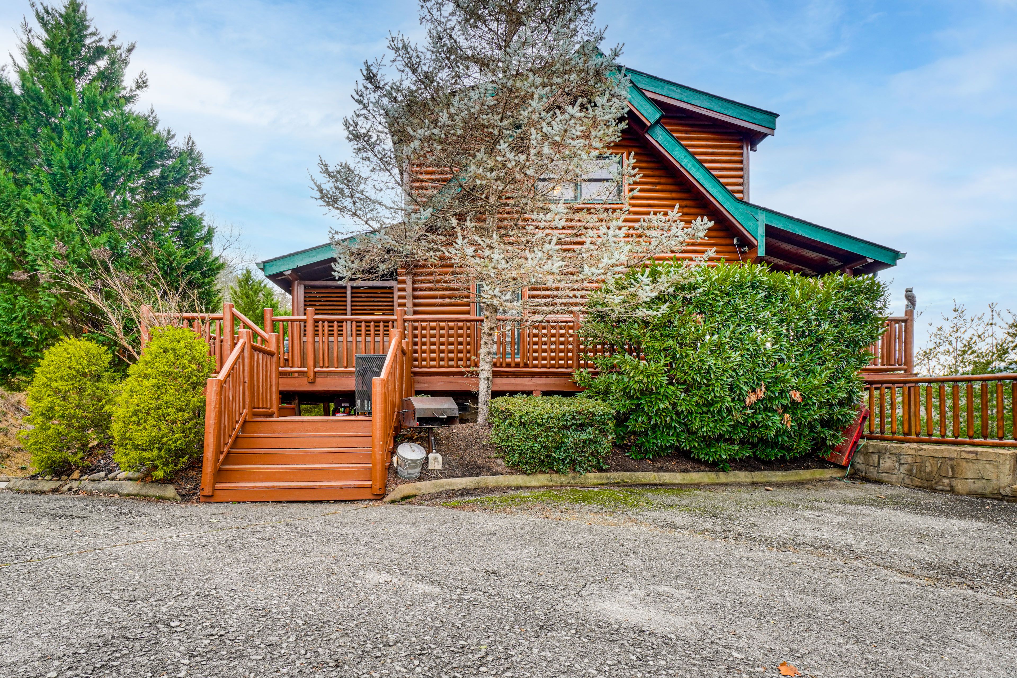 Parking | Driveway (3 Vehicles)