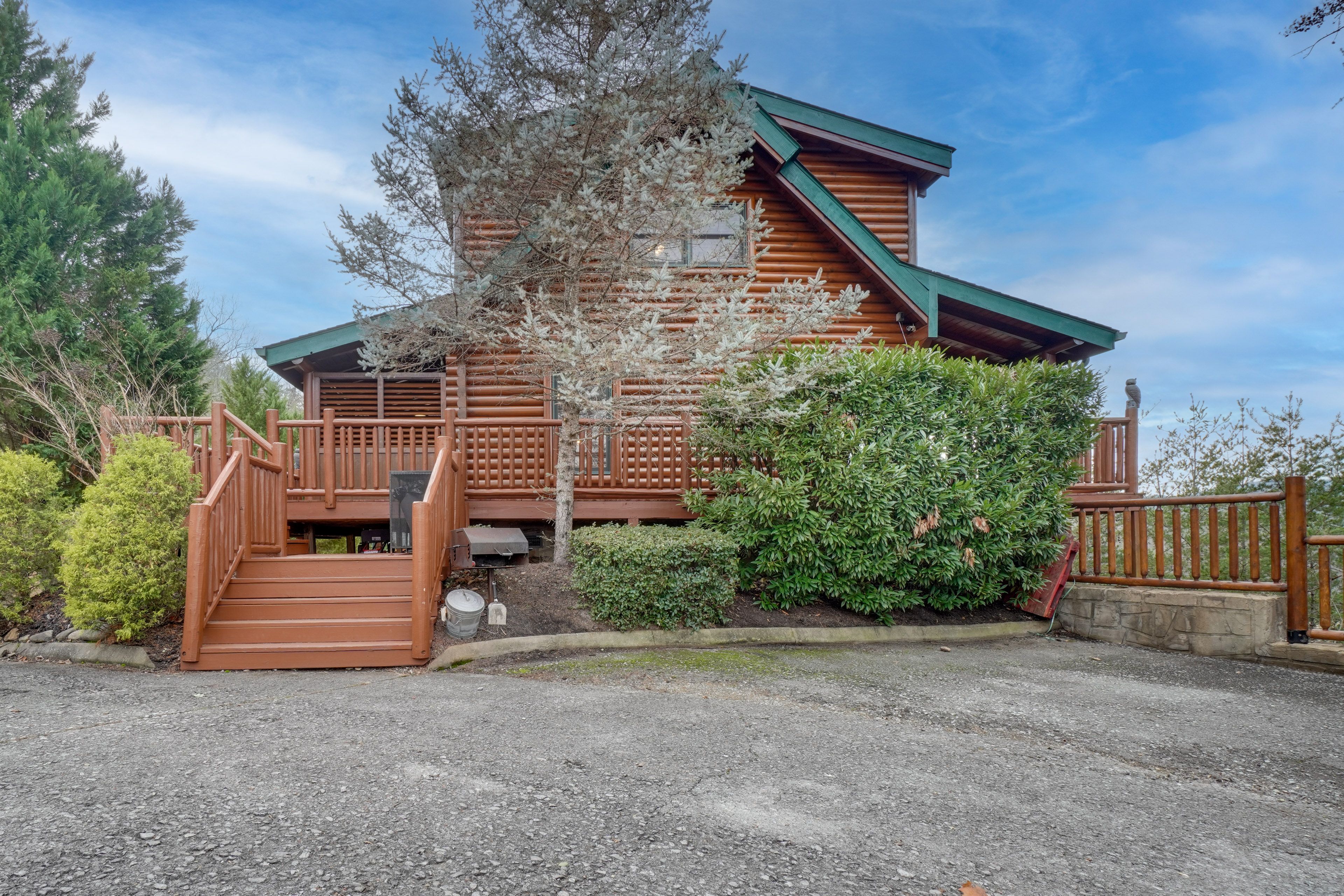 Parking | Driveway (3 Vehicles)