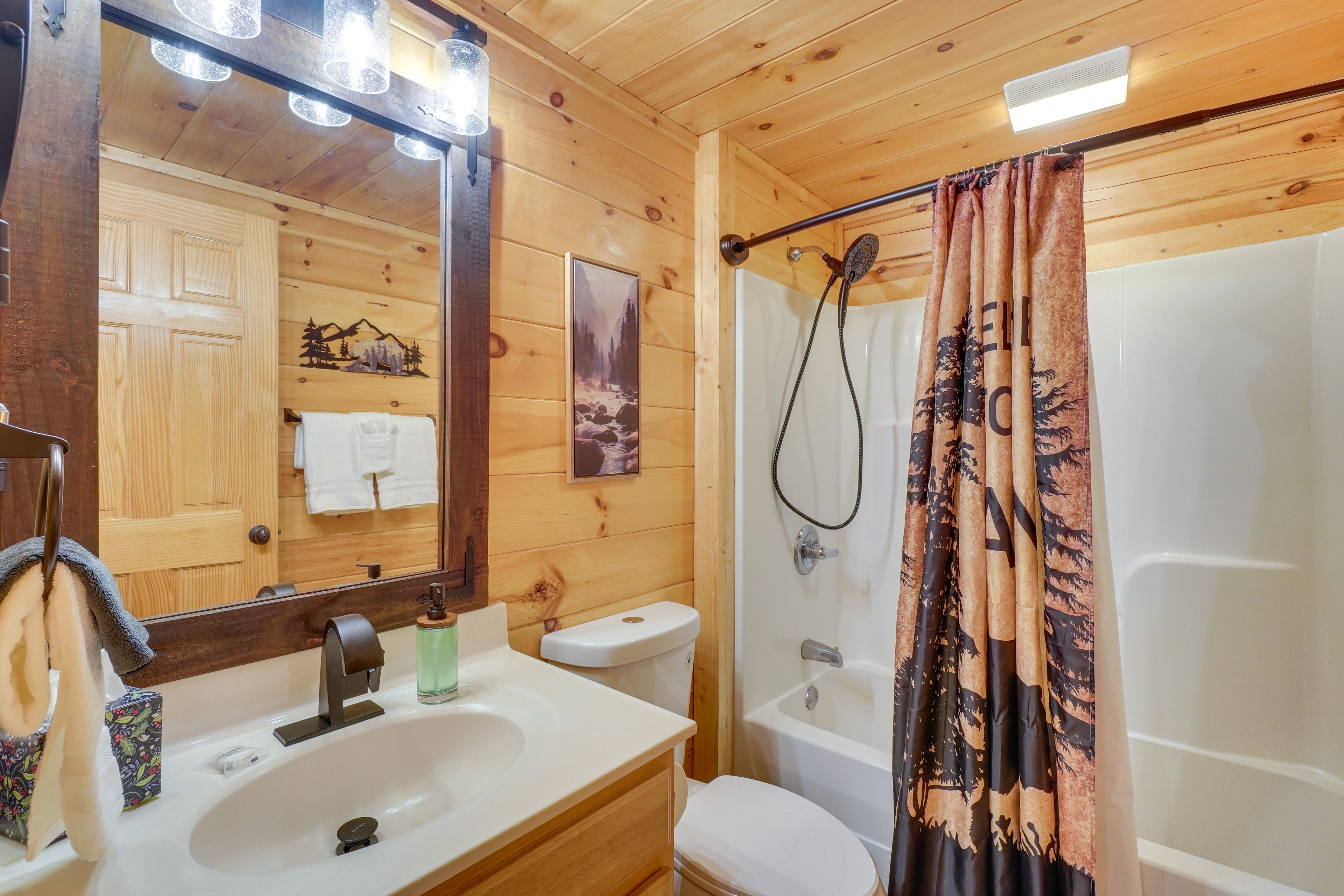 Bathroom | 1st Floor