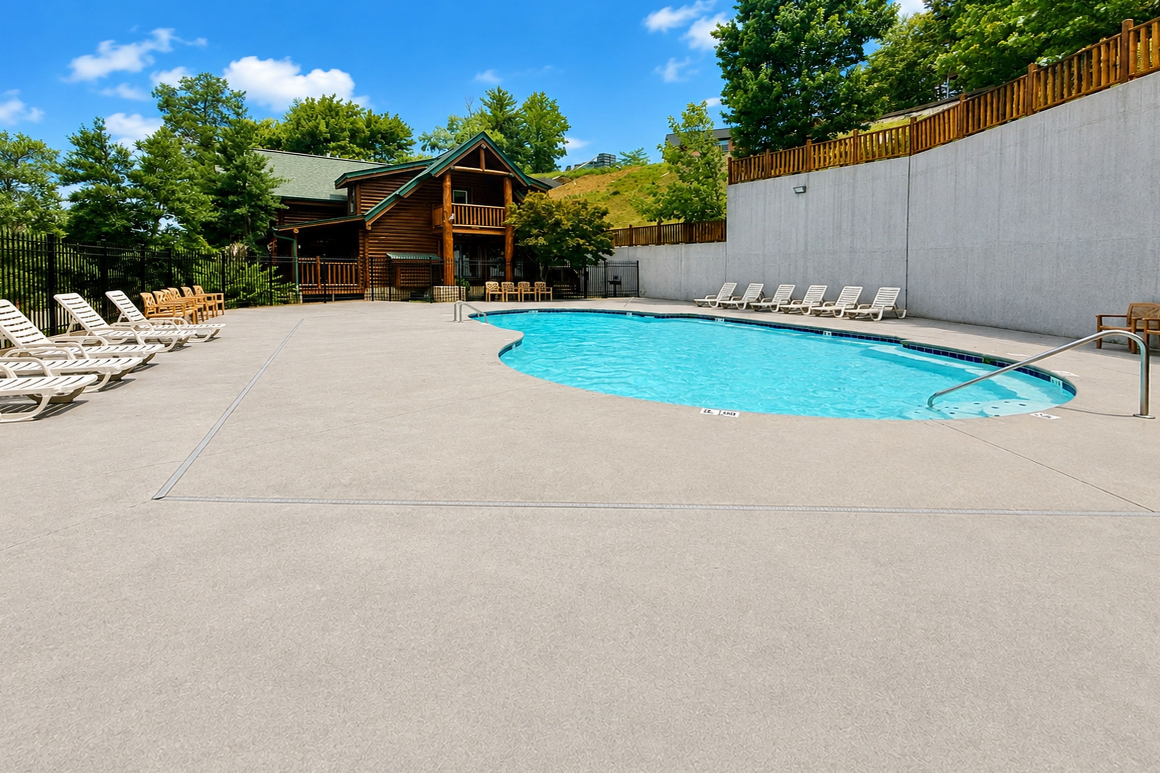 Covered Bridge Resort | Community Pool