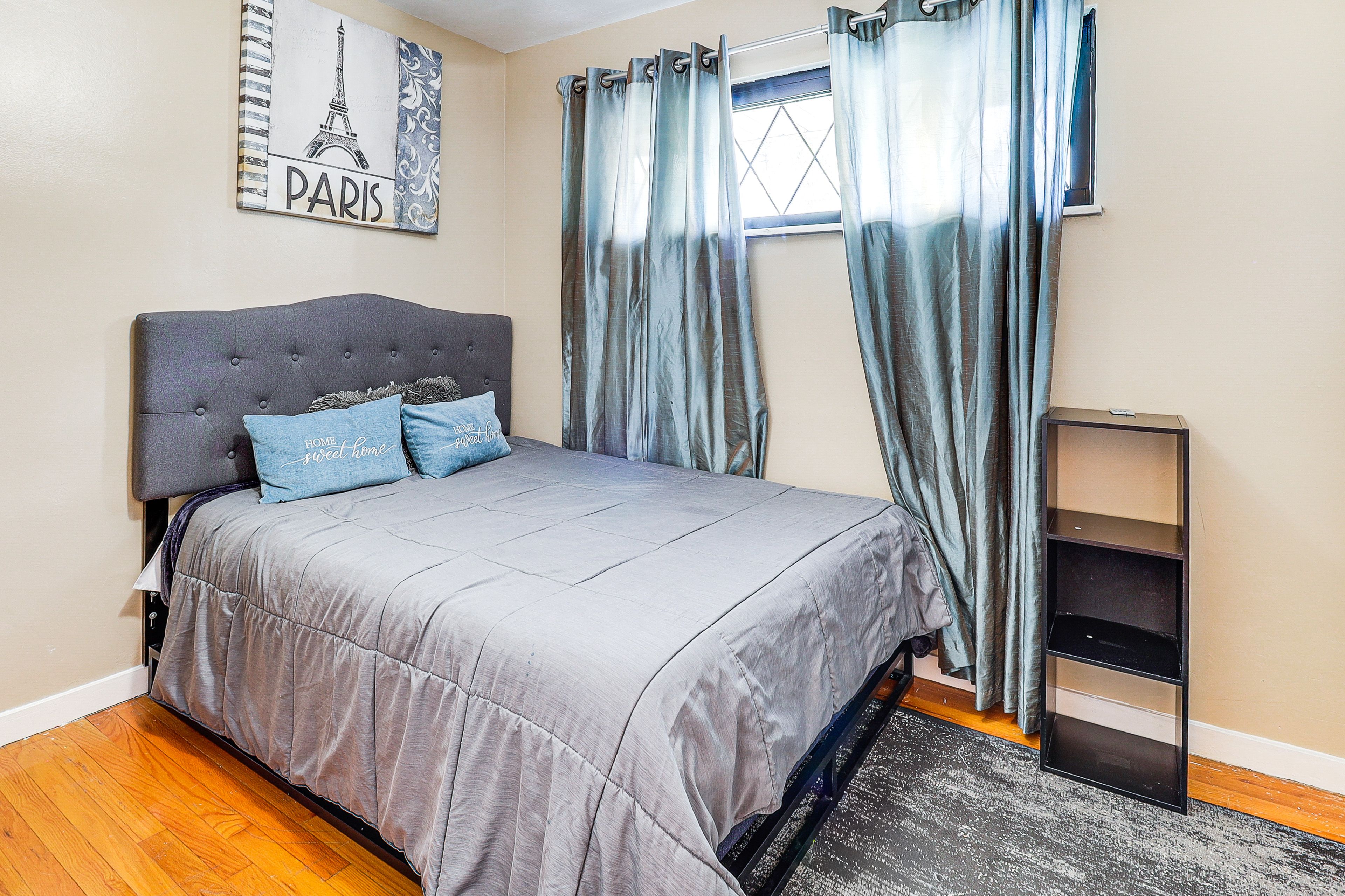 Bedroom 2 | 2nd Floor | Queen Bed