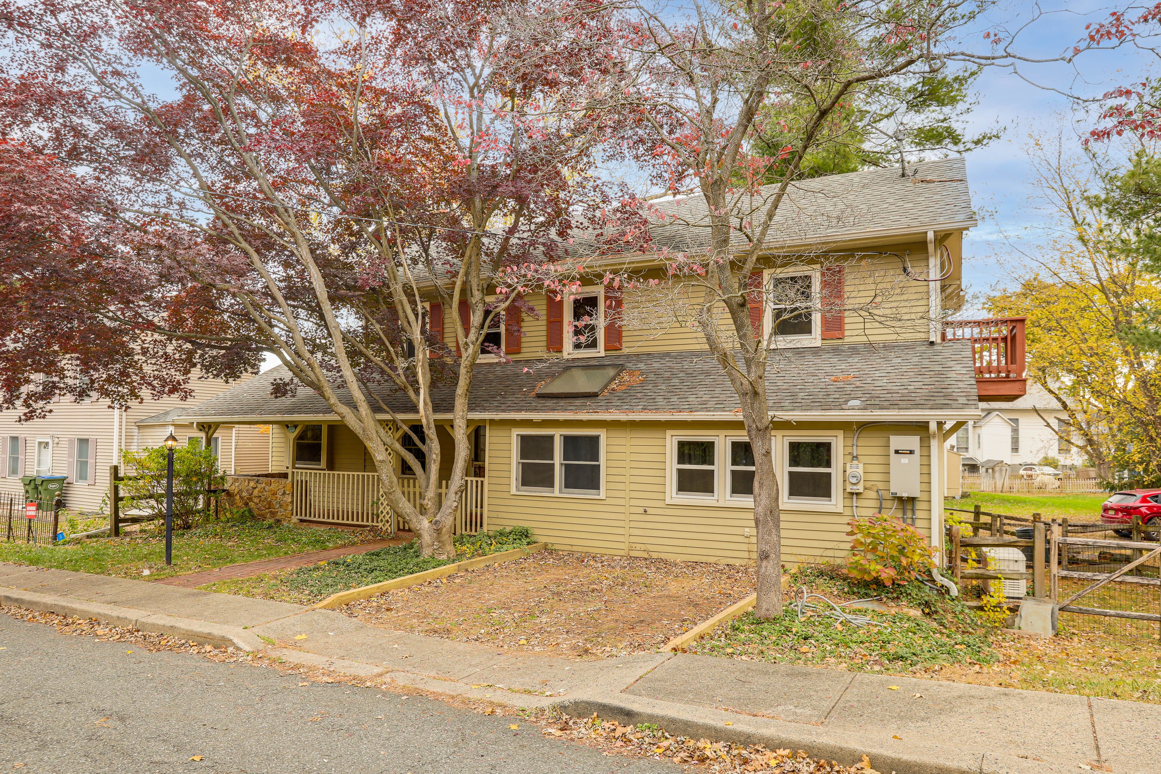 Garage (1 Vehicle) | Front of Garage (1 Vehicle) | Driveway (1 Vehicle)