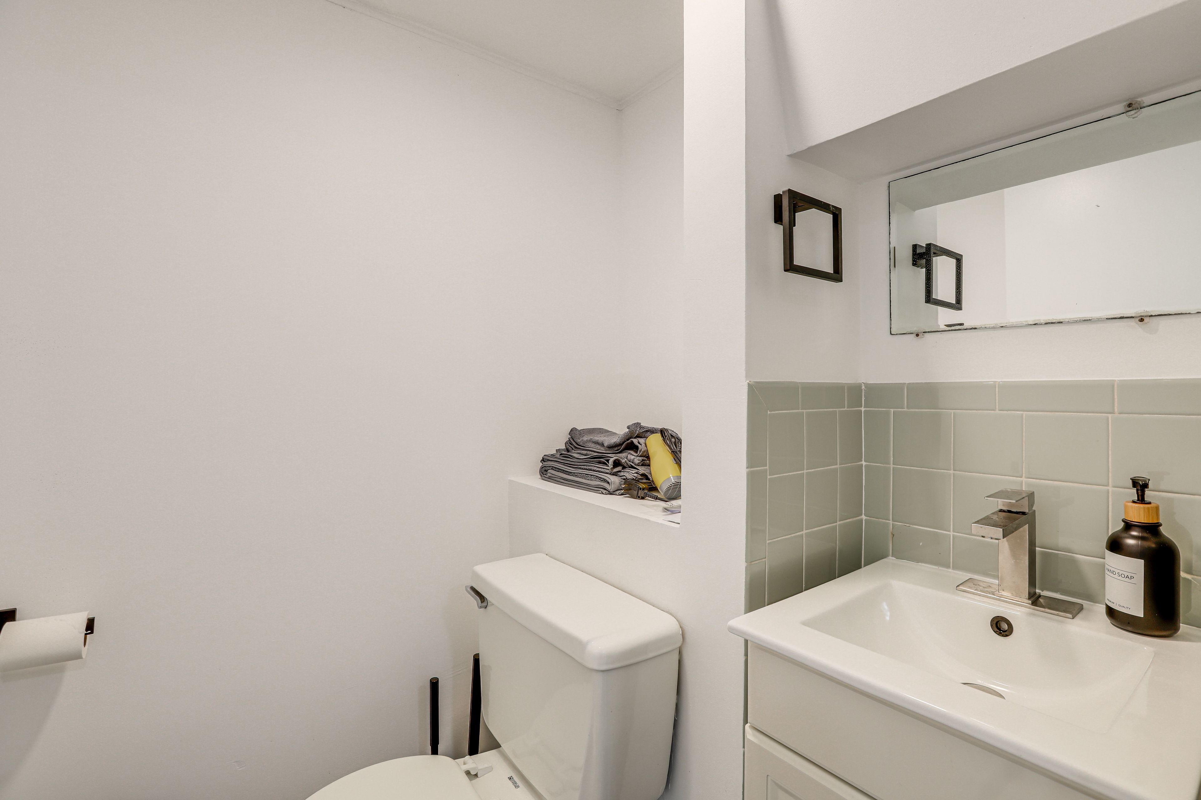 Full Bathroom | 1st Floor