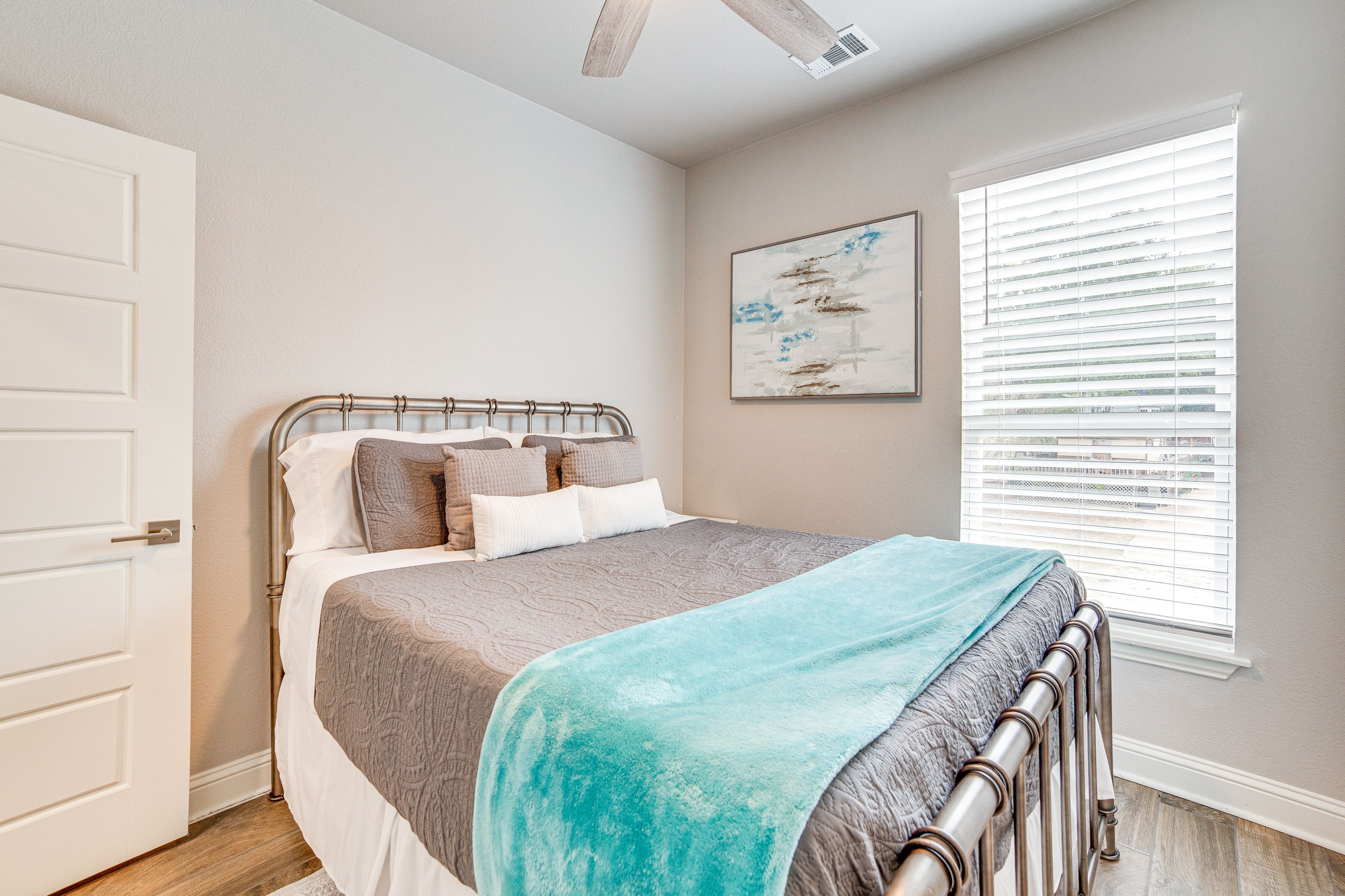 Bedroom 2 | 2nd Floor | Queen Bed