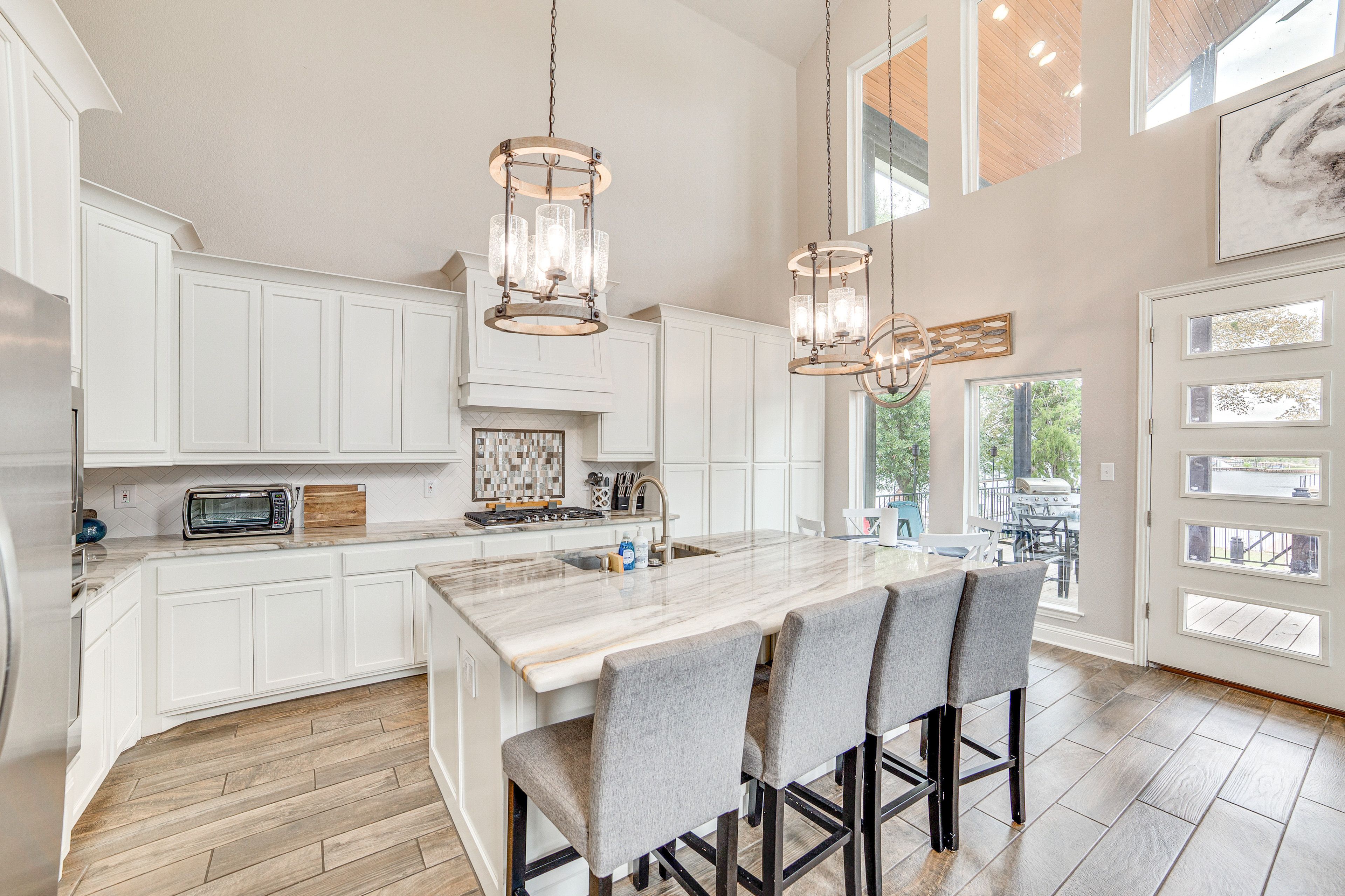 Kitchen | 1st Floor | Dishwasher | Blender | Toaster