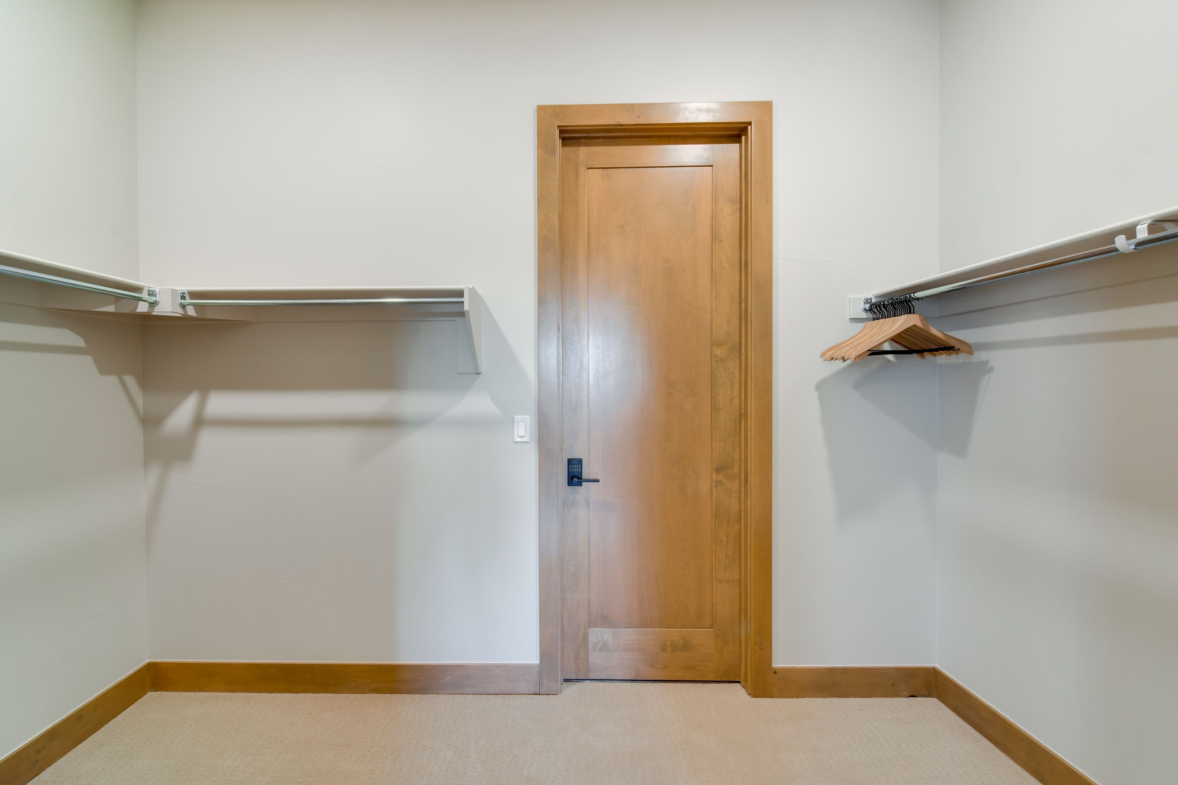 Walk-In Closet | Main Floor