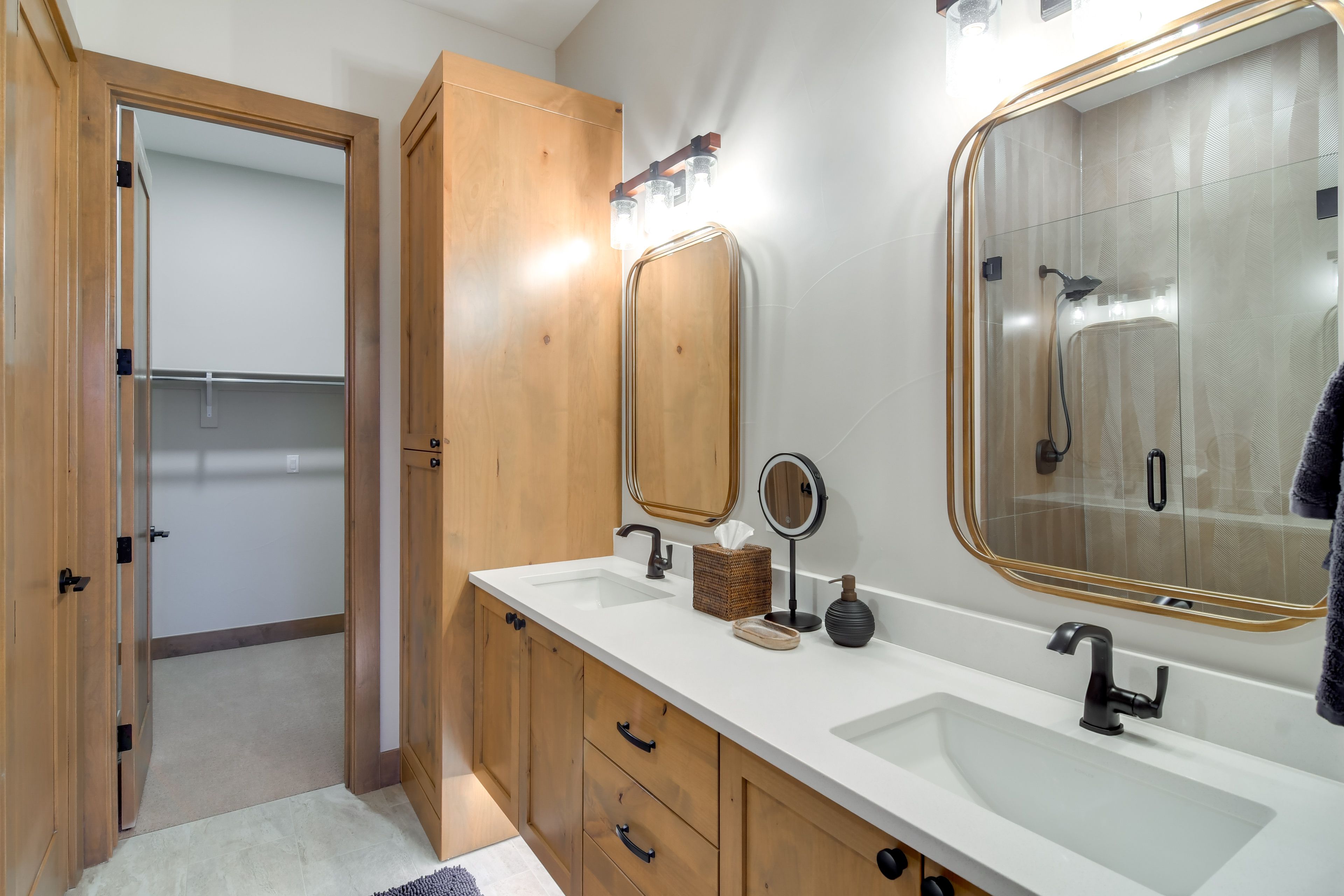 En-Suite Bathroom | Lower Floor