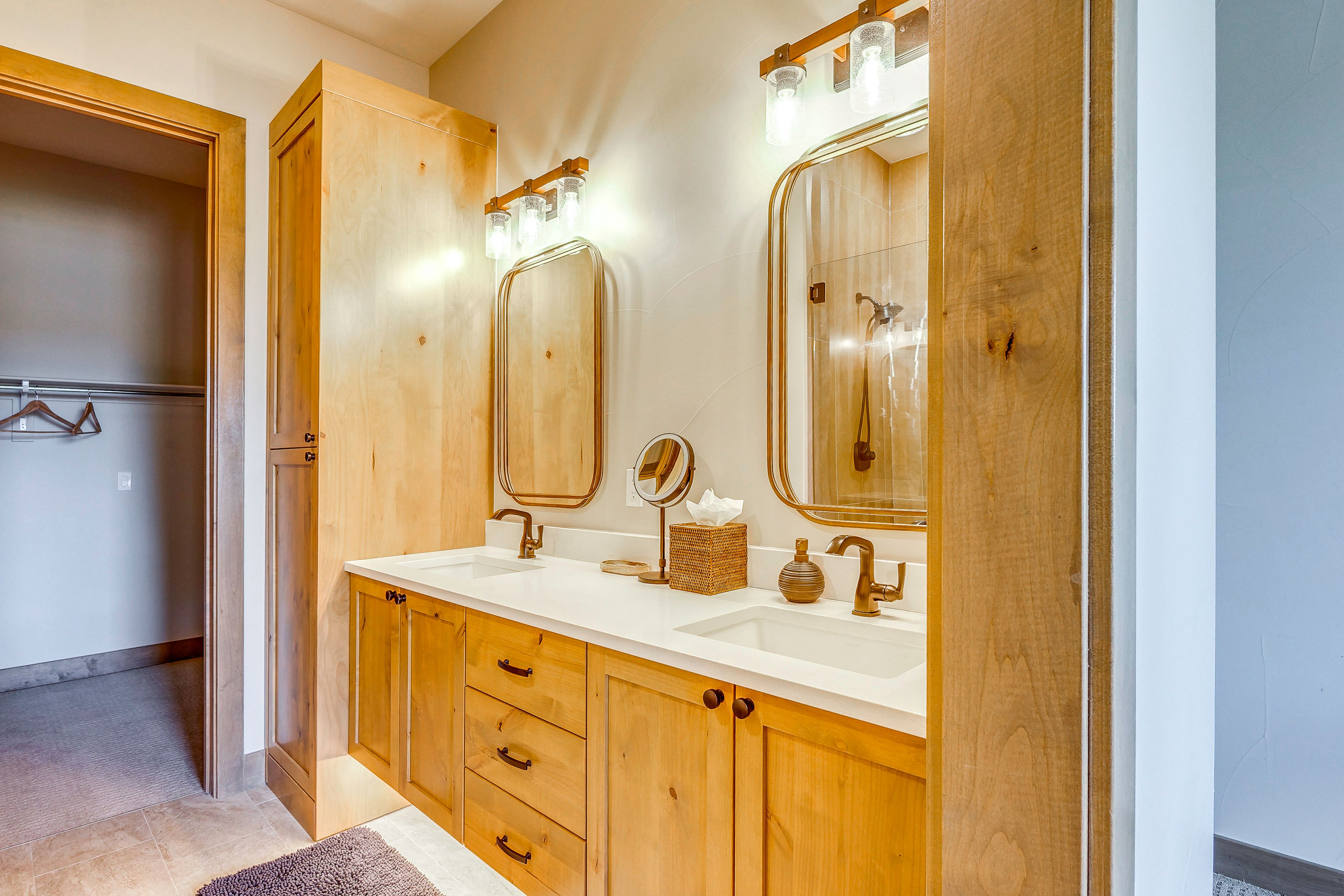 En-Suite Bathroom | Walk-In Closet | Lower Level