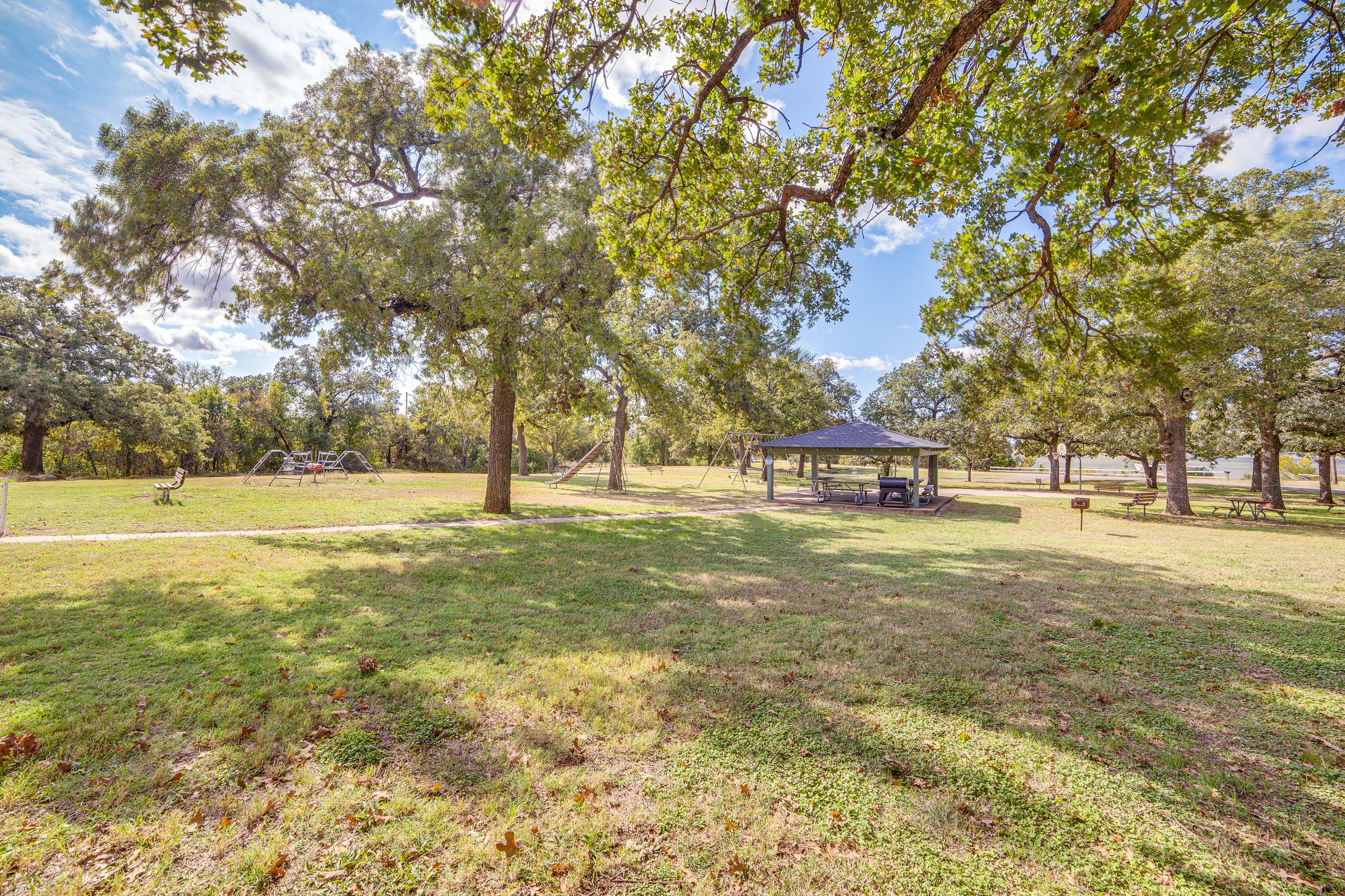 Walk to Crescent Oaks Park | Lake Lewisville Access