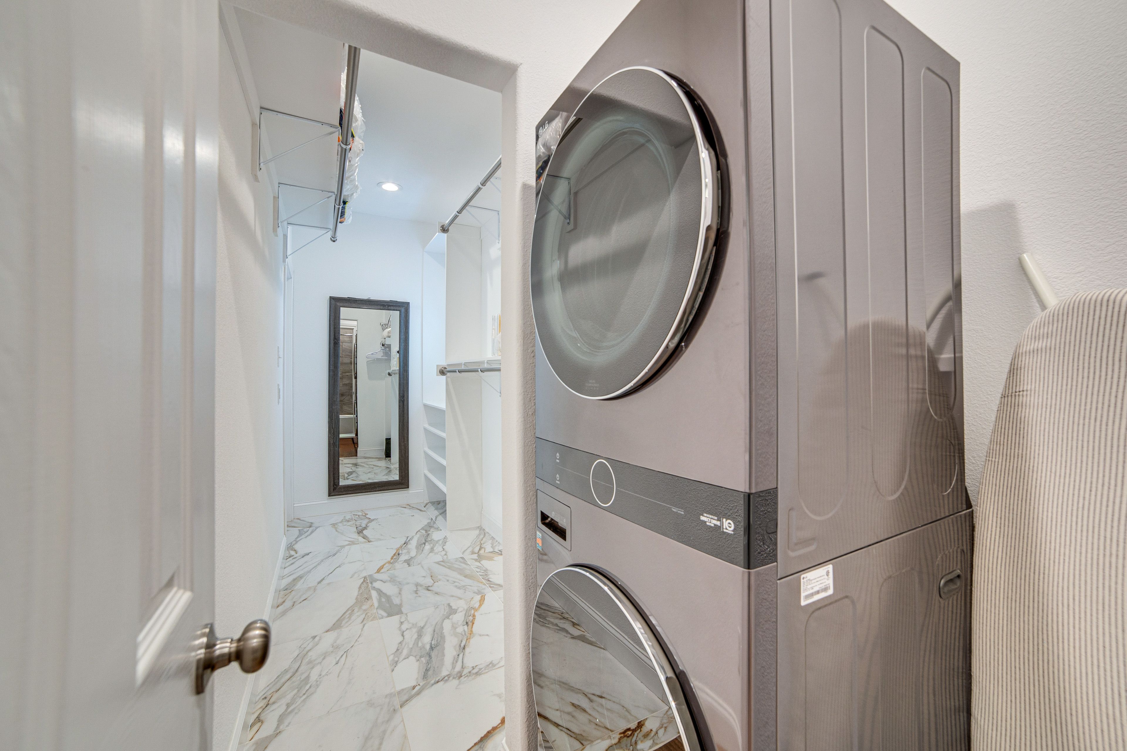 Walk-In Closet | Washer & Dryer
