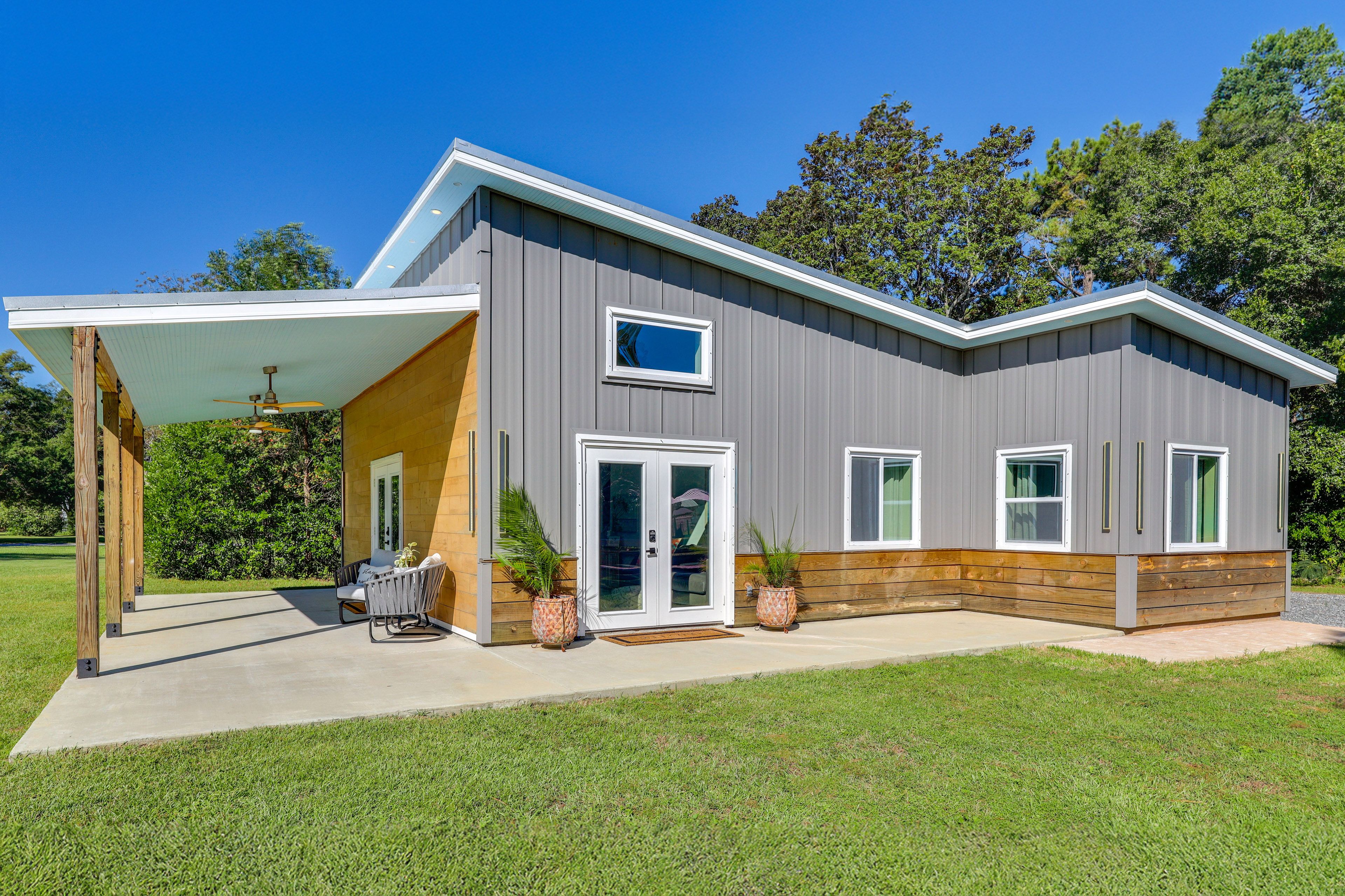 Gulf Shores Vacation Rental | 2BR | 2BA | 1,000 Sq Ft | 1 Step to Access