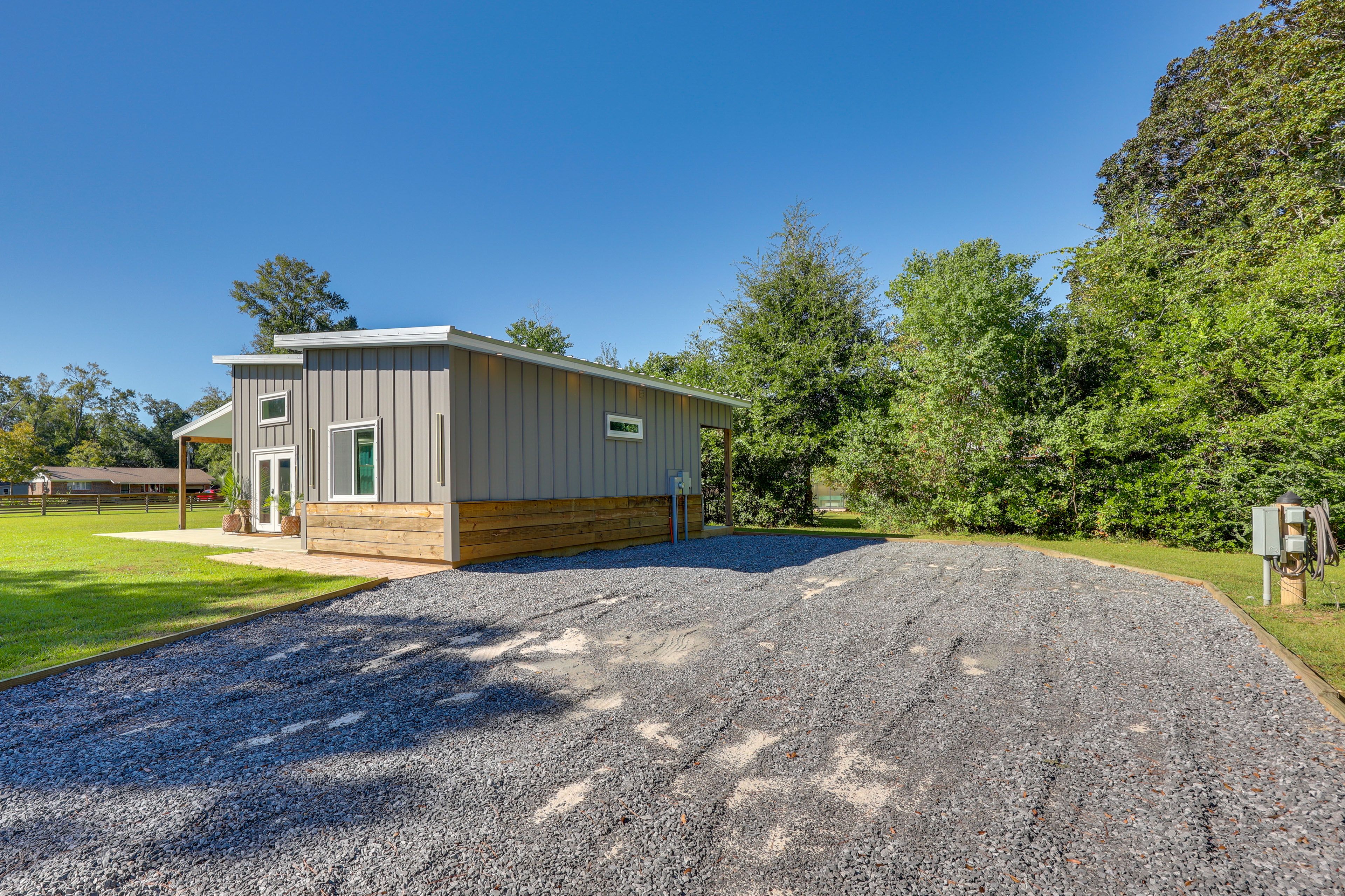 Parking | Driveway (4 Vehicles)