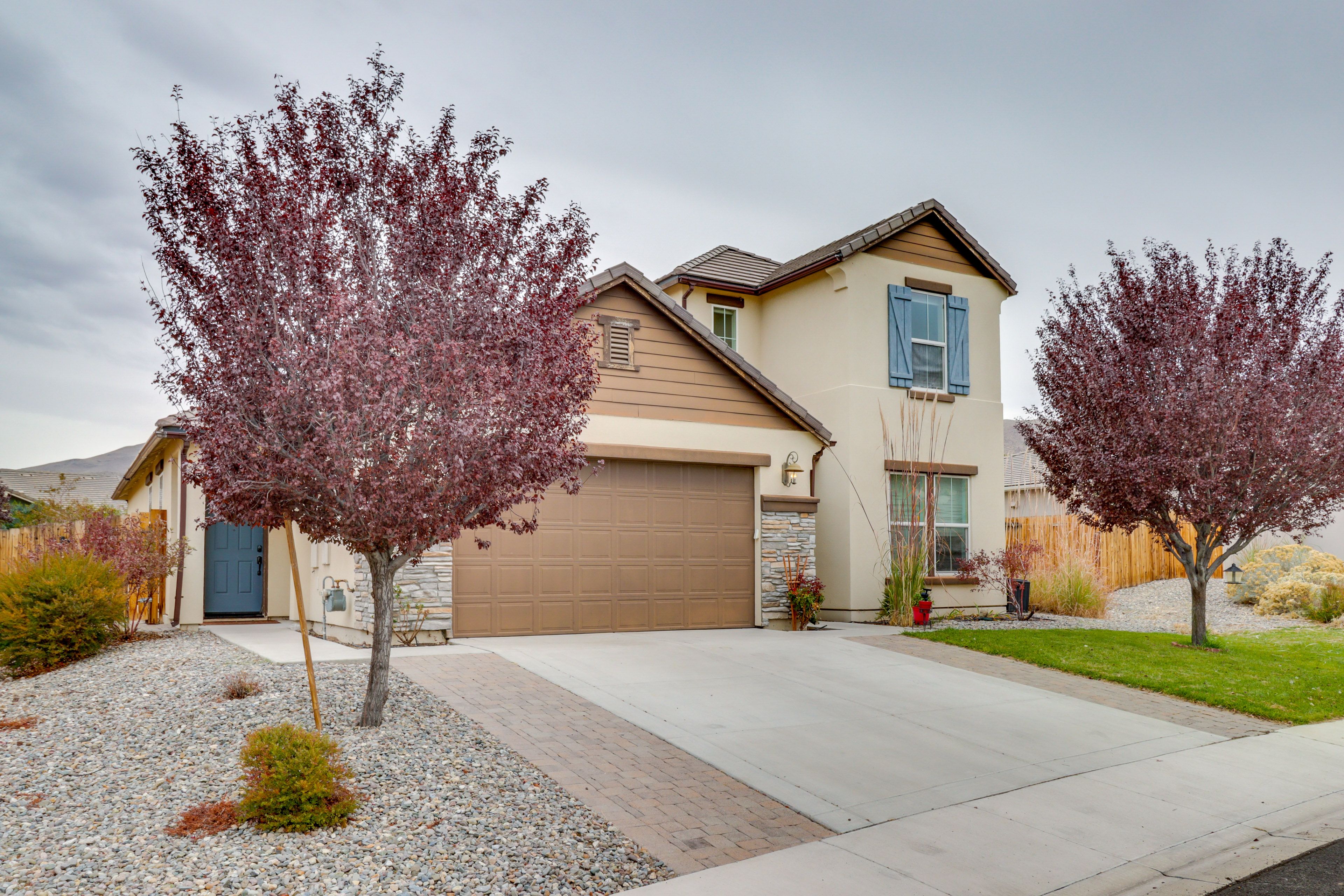 Property Exterior | Shared Driveway (2 Vehicles) | Street (4 Vehicles)