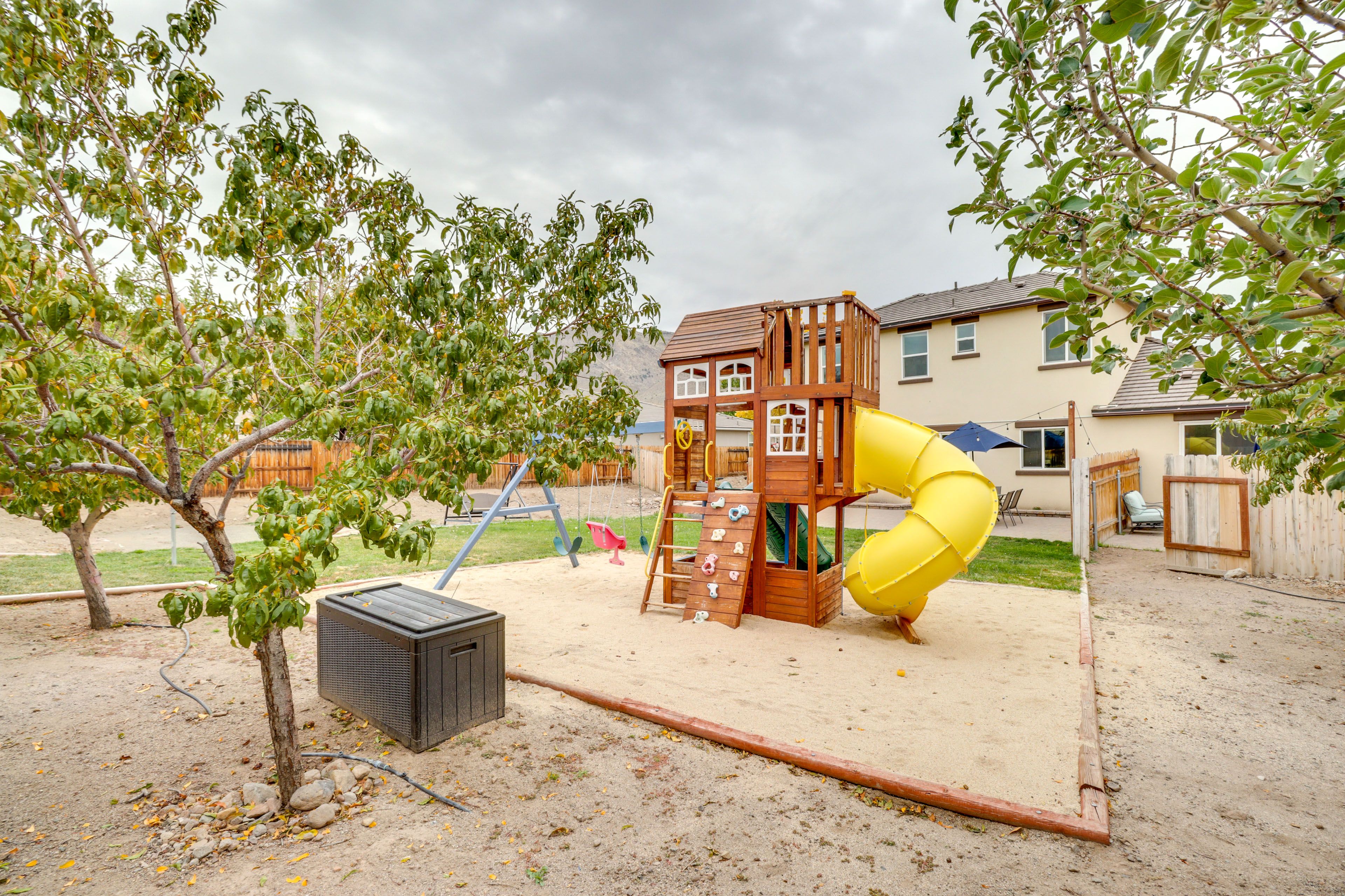 Shared Playground | Basketball Hoop | Fire Pit | Dining Area