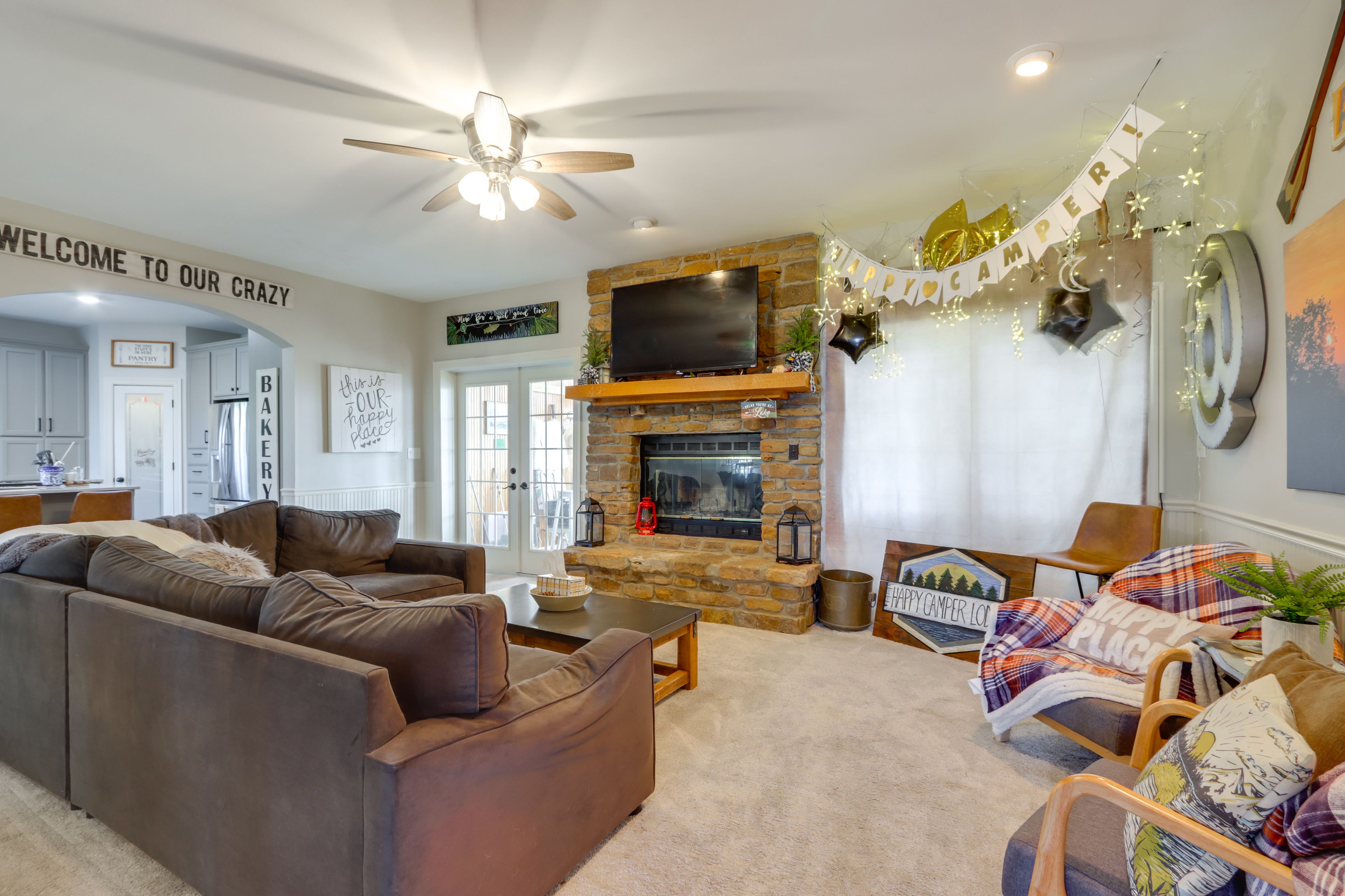 Living Room | Main Level | Free WiFi | Central A/C | Smart TV