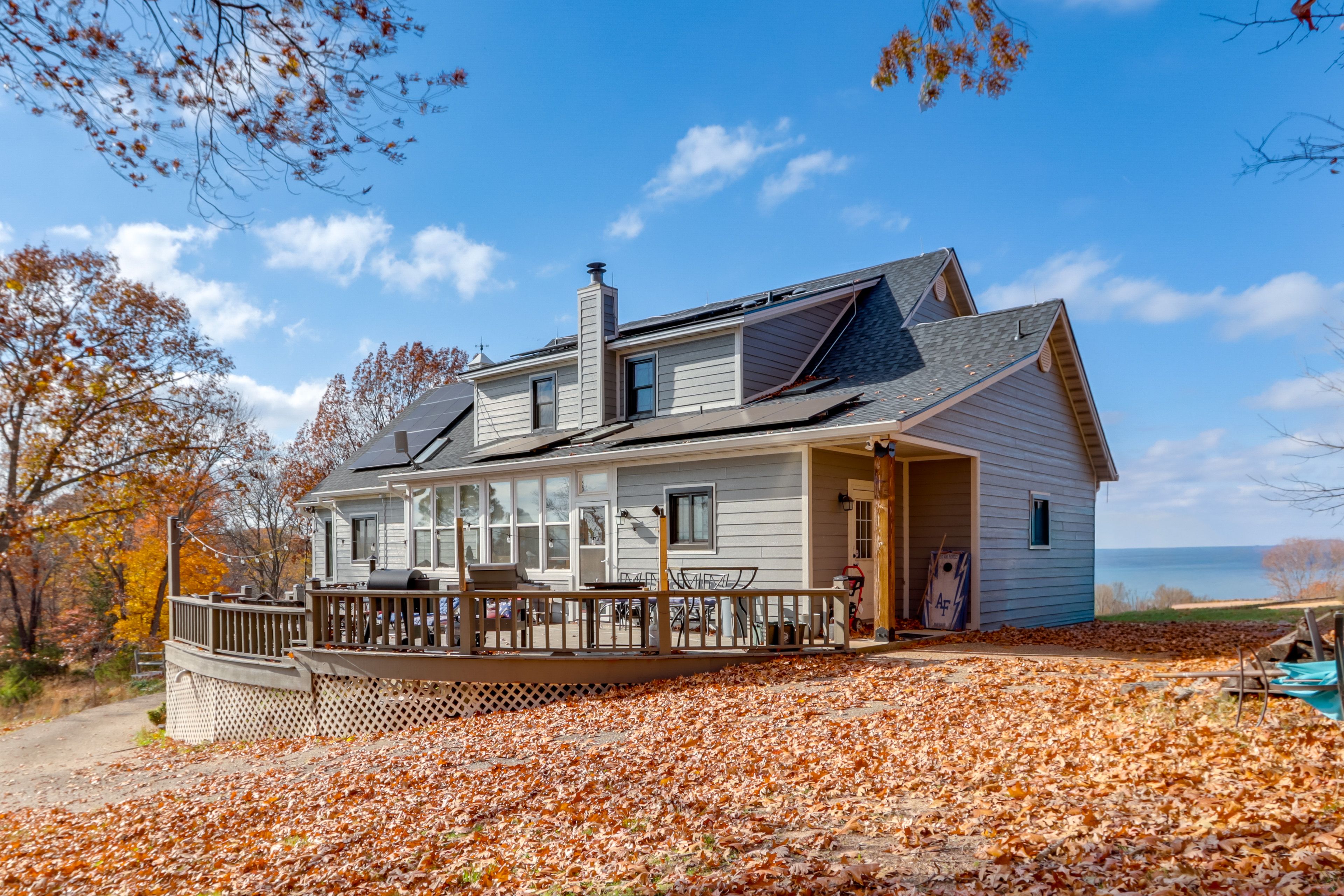 Exterior | Backyard | Outdoor Living Areas