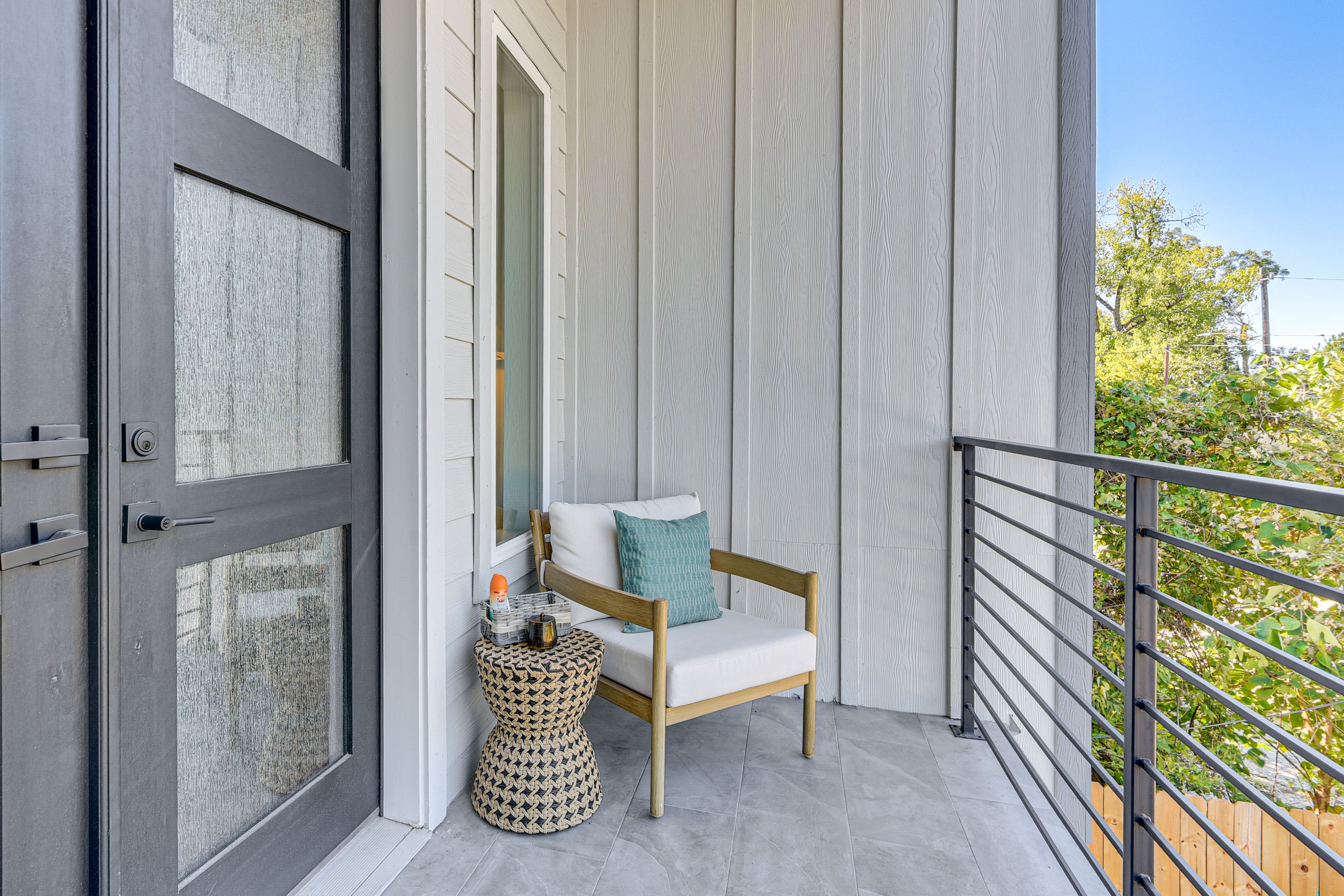 Balcony w/ Lounge Seating