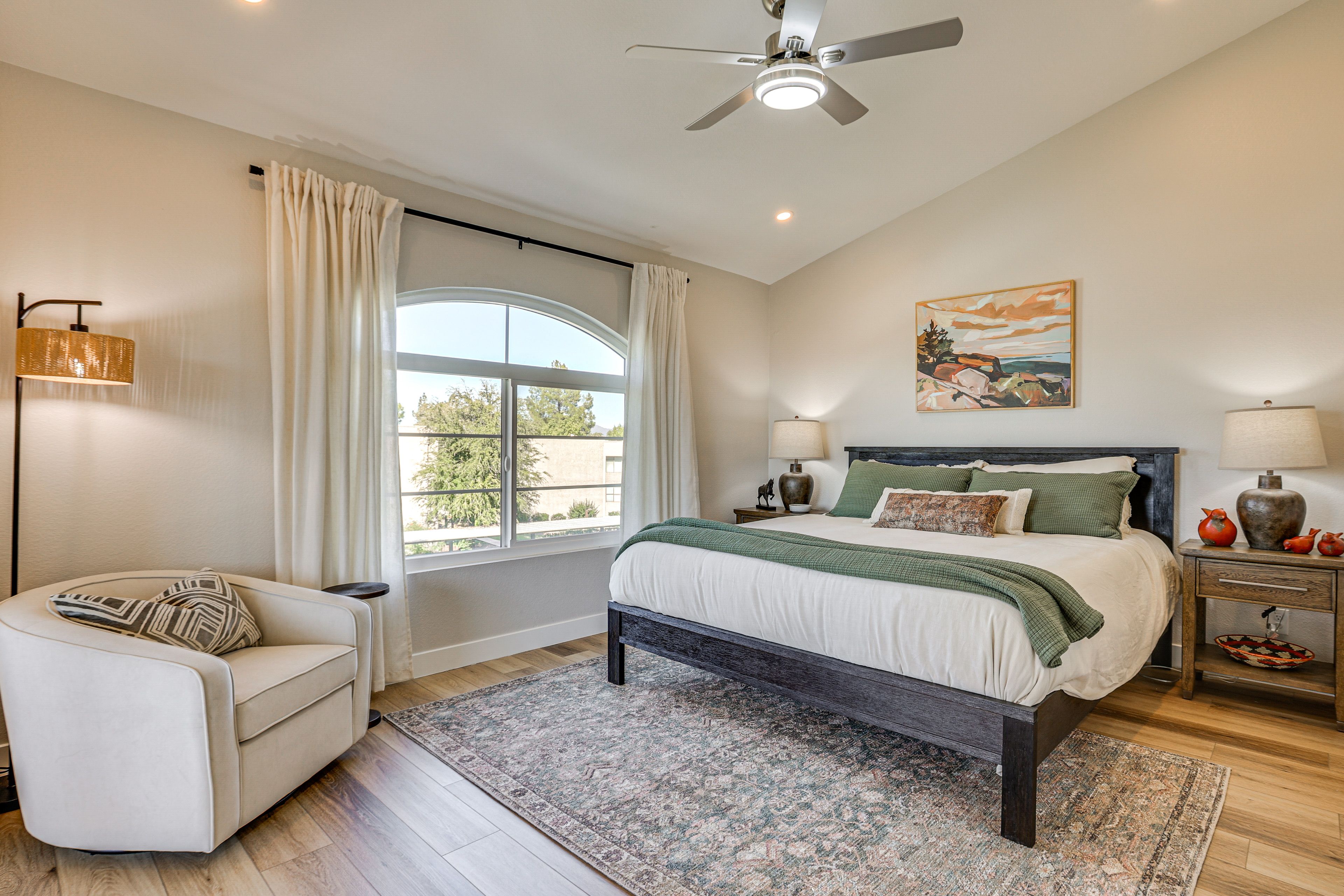 Bedroom 1 | King Bed | En-Suite Bathroom