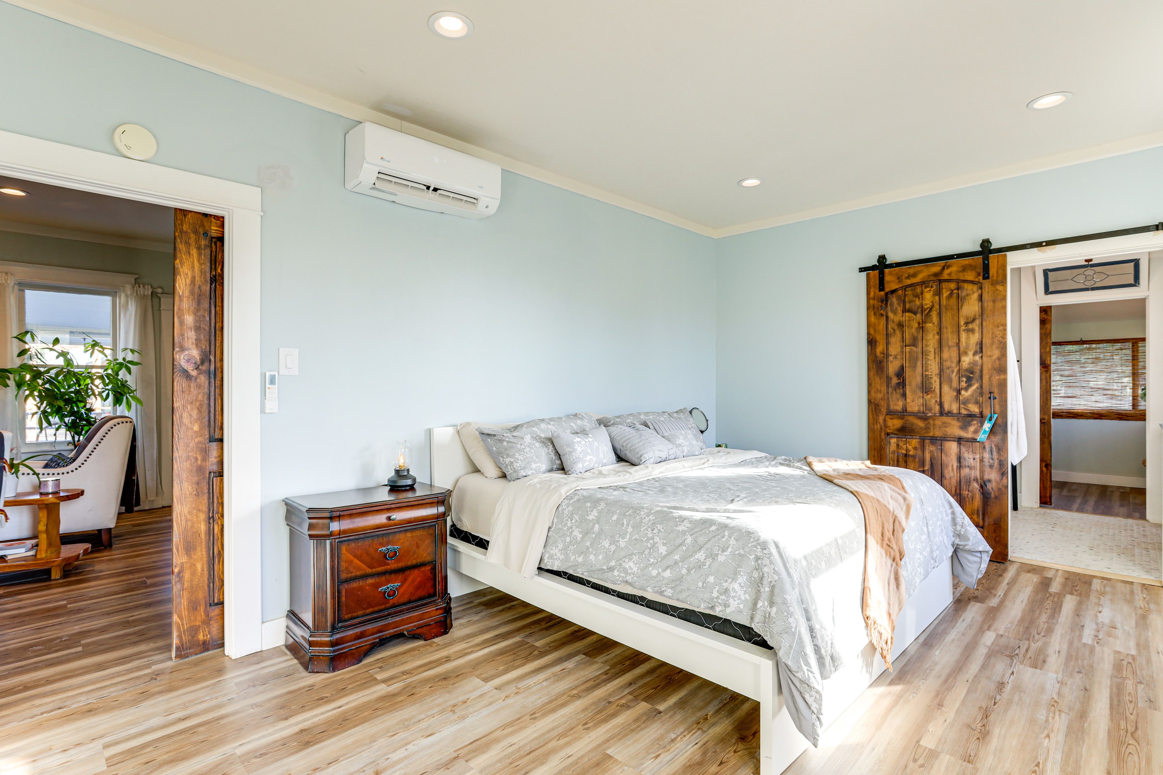 Bedroom 1 | King Bed