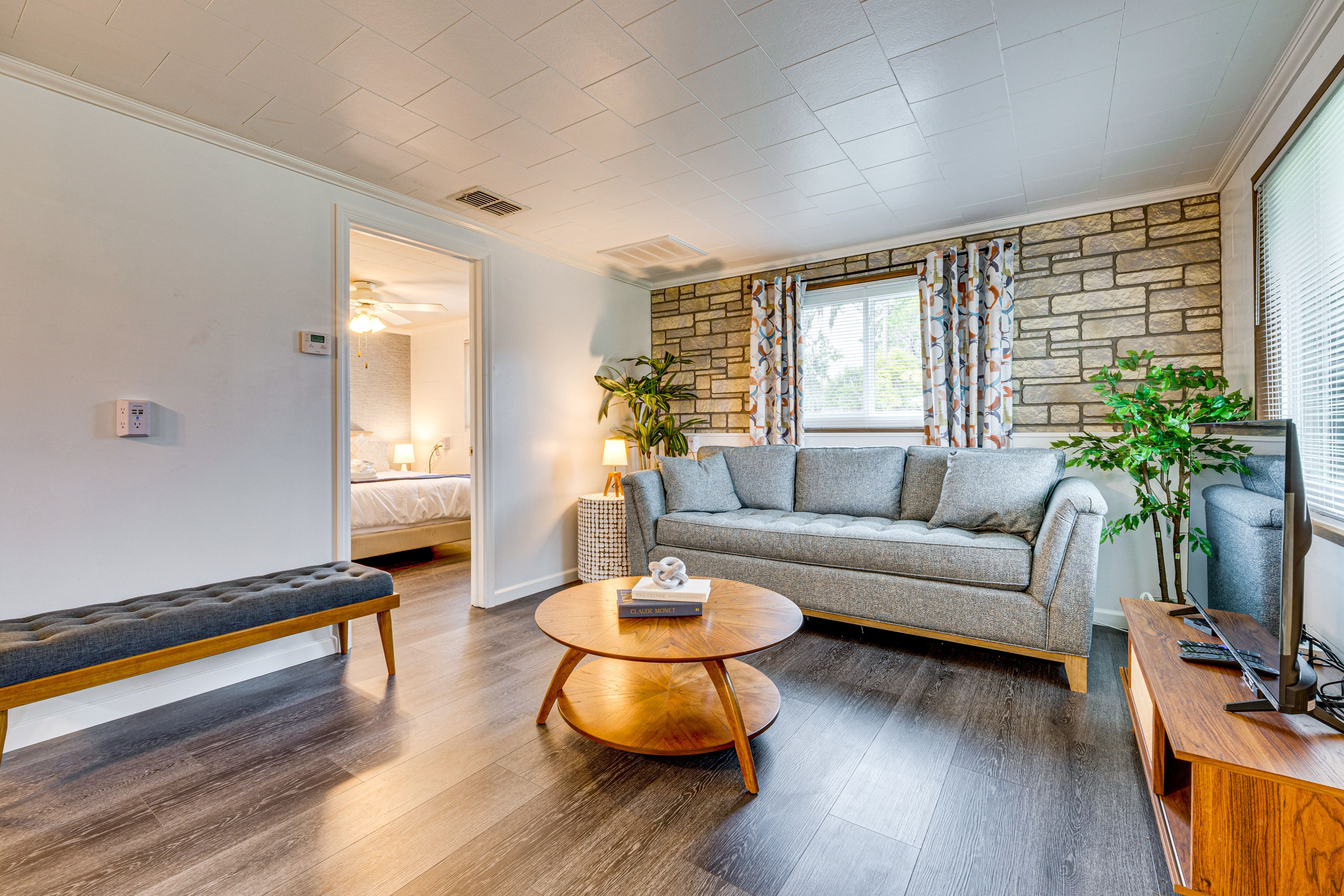 Living Room | Free WiFi | Central A/C & Heating | Sleeper Sofa